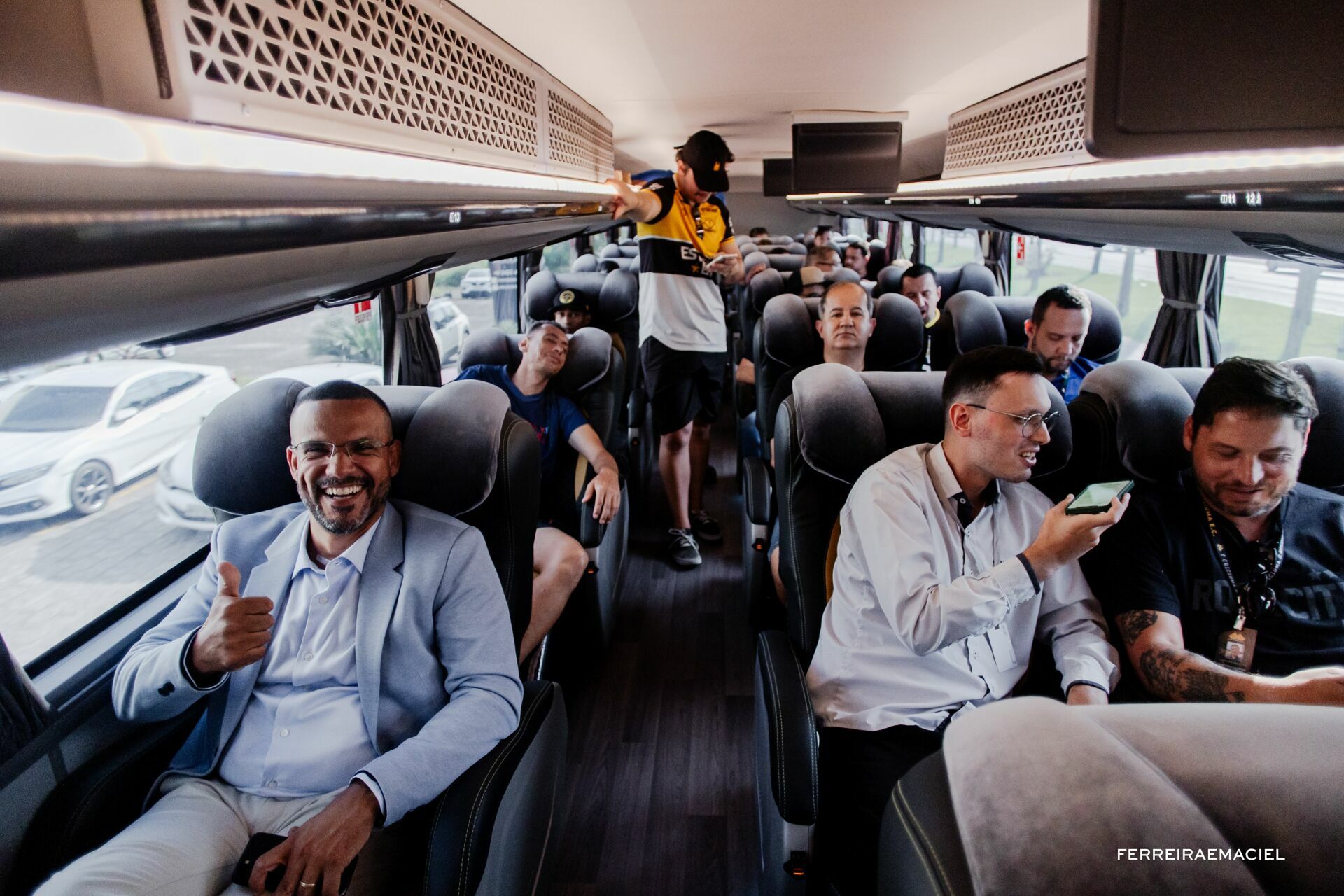 Foto Fotografia publicitária - Entrega do novo ônibus do Criciúma E. C. - Scania Cavese - Estádio Heriberto Hülse - Criciúma - SC - Imagem 20