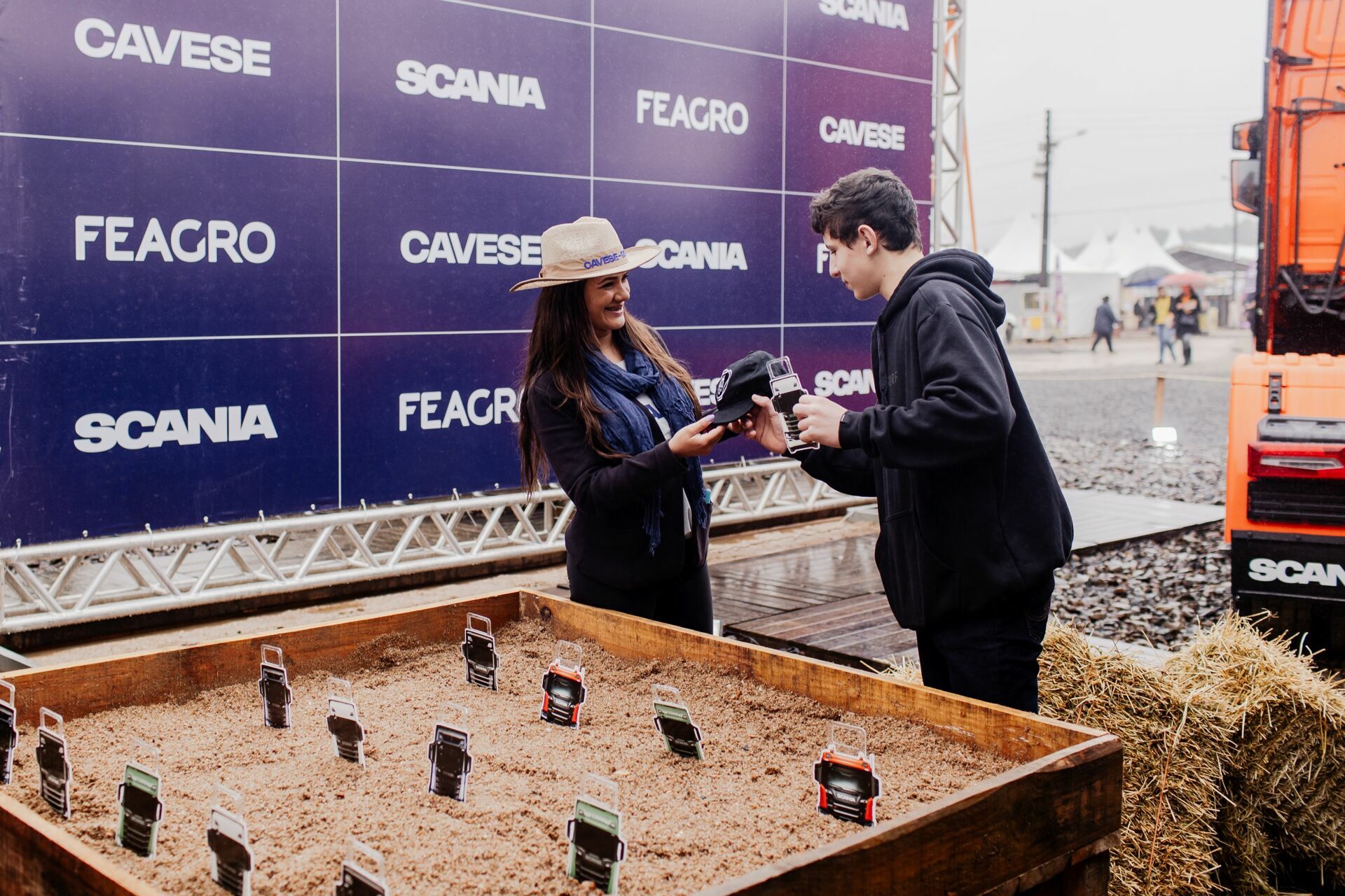 Foto Fotografia publicitÃ¡ria - Scania na Feagro - BraÃ§o do Norte - SC - Imagem 36