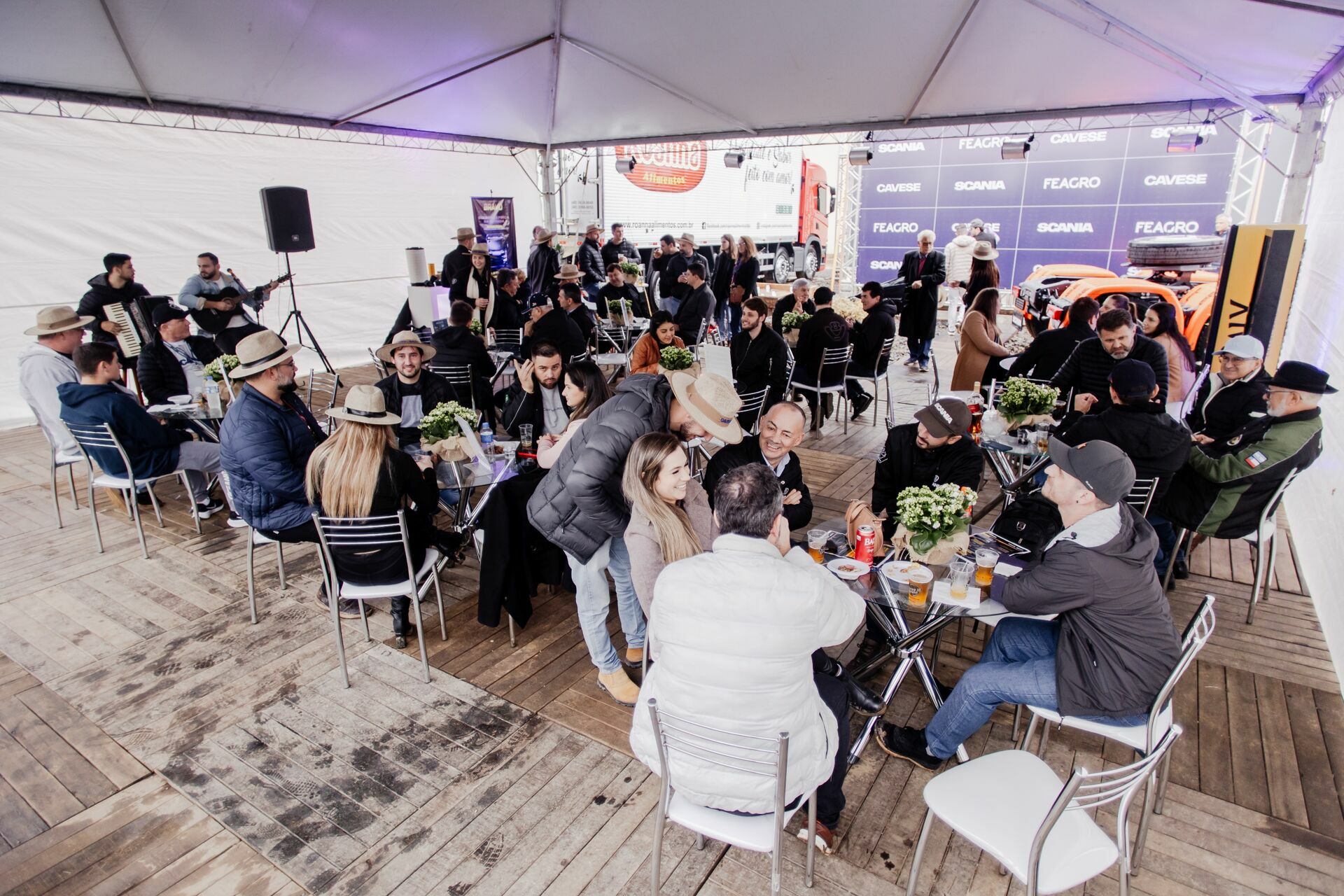 Foto Fotografia publicitÃ¡ria - Scania na Feagro - BraÃ§o do Norte - SC - Imagem 45