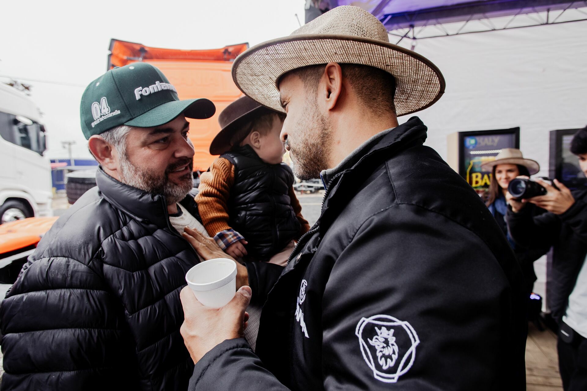 Foto Fotografia publicitÃ¡ria - Scania na Feagro - BraÃ§o do Norte - SC - Imagem 8