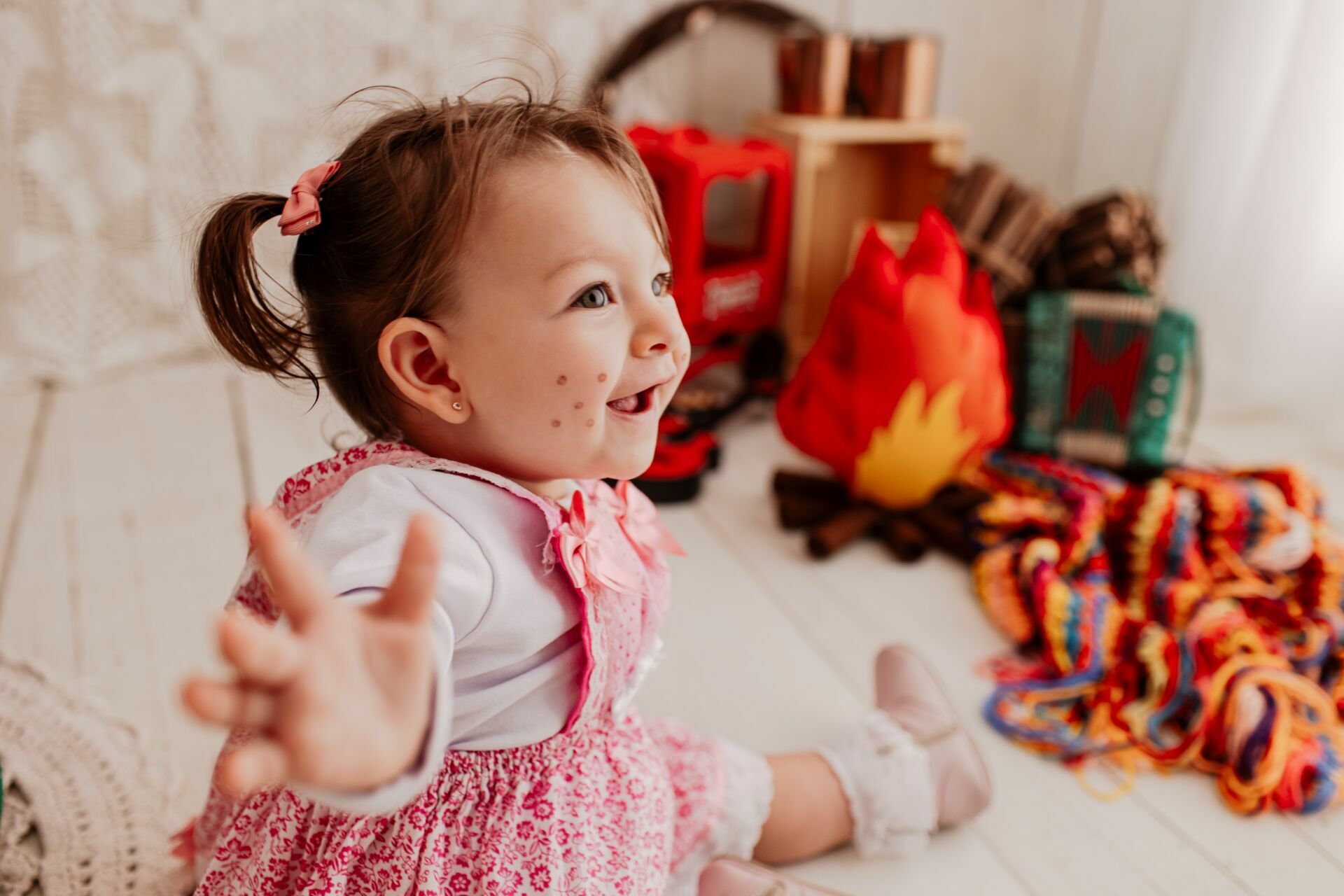 Foto Fotografia em estÃƒÂºdio - CenÃƒÂ¡rio Junino - Um ArraiÃƒÂ¡ de EmoÃƒÂ§ÃƒÂµes no EstÃƒÂºdio - Imagem 0