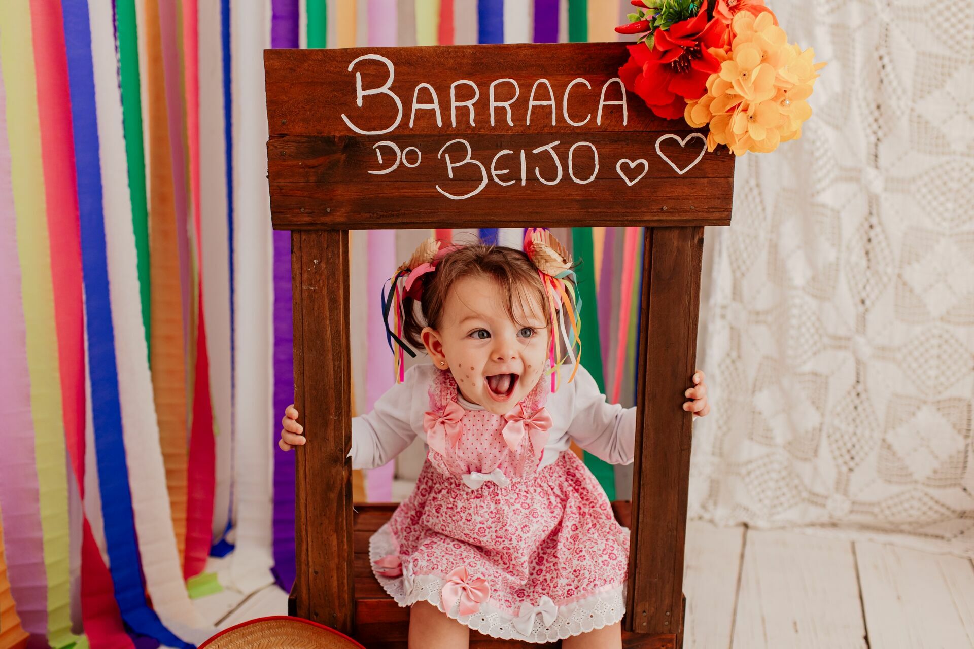 Foto Fotografia em estÃƒÂºdio - CenÃƒÂ¡rio Junino - Um ArraiÃƒÂ¡ de EmoÃƒÂ§ÃƒÂµes no EstÃƒÂºdio - Imagem 3