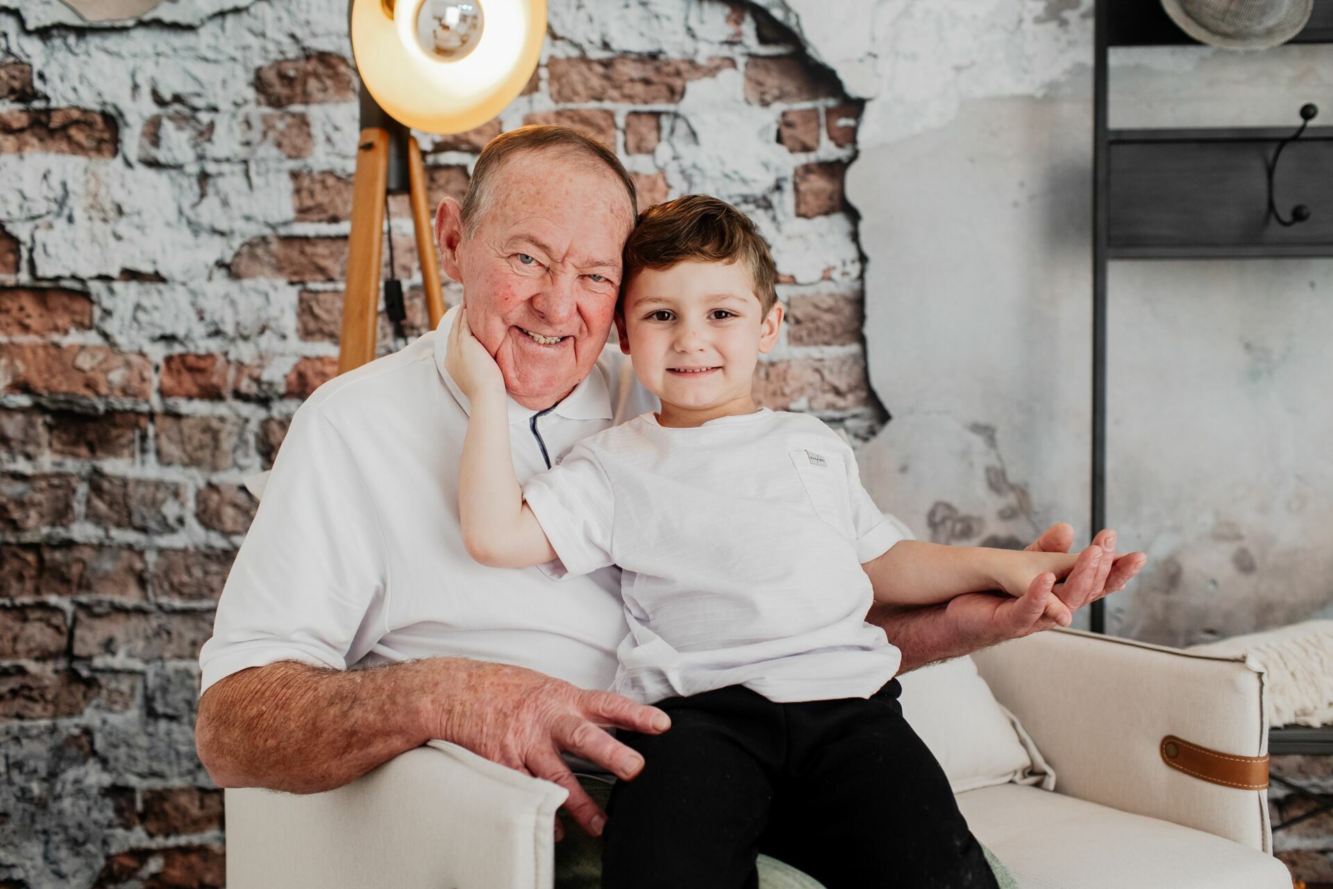 Foto Fotografia em estÃƒÂºdio - CenÃƒÂ¡rio Dia dos Pais - Amor e ConexÃƒÂ£o em Cada Foto - Imagem 77