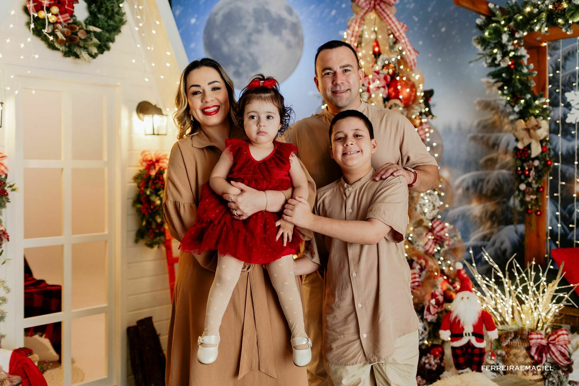 Meu Refúgio de Natal - Especial de Natal 2024 - Fotógrafo de estúdio em Araranguá - Cenário temático para fotografar - Araranguá - SC