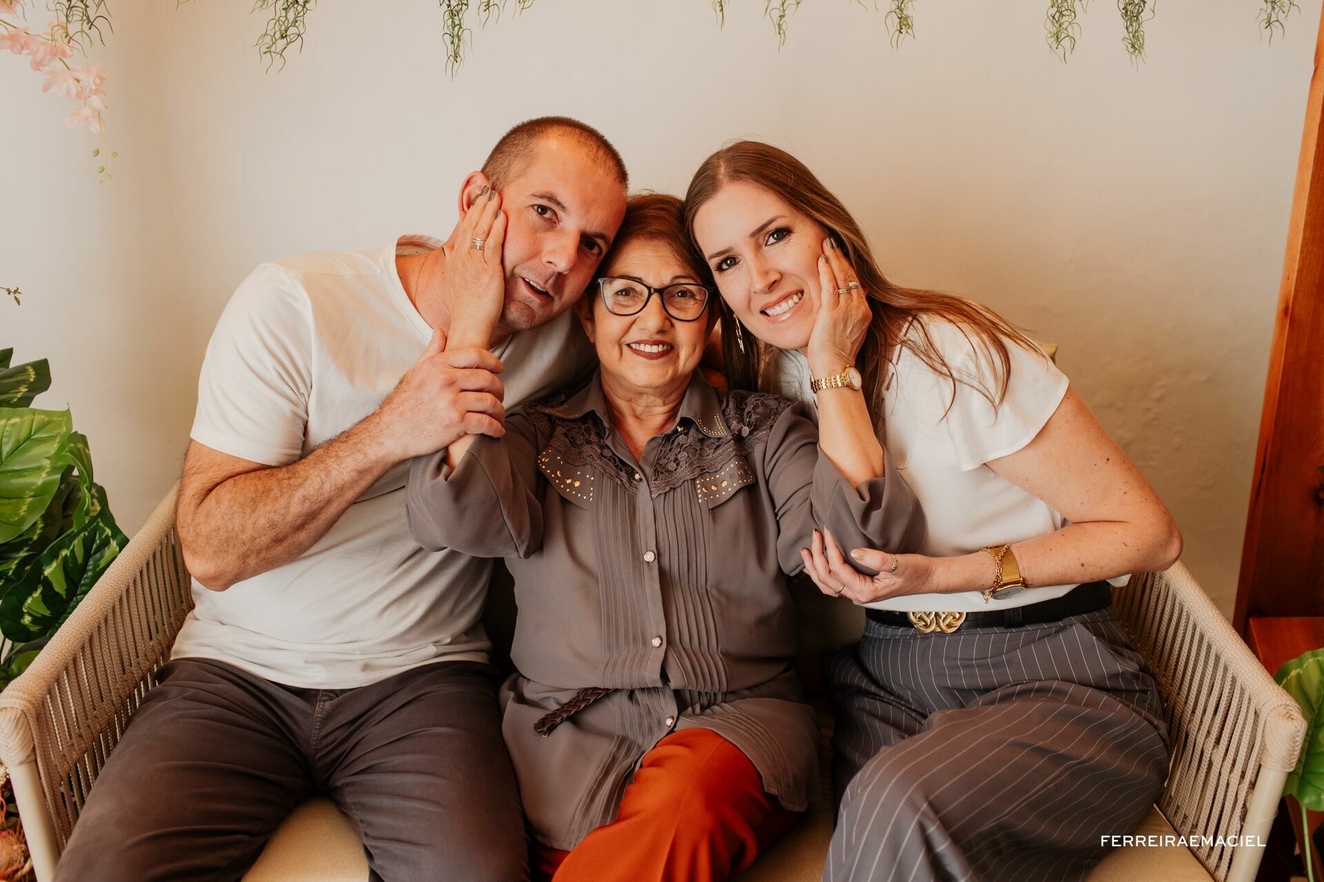 Foto Dias das Mães - Eternamente Nós - Fotografia profissional em estúdio em Araranguá - SC Foto Dias das Mães - Eternamente Nós - Fotografia profissional em estúdio em Araranguá - SC - Imagem 72