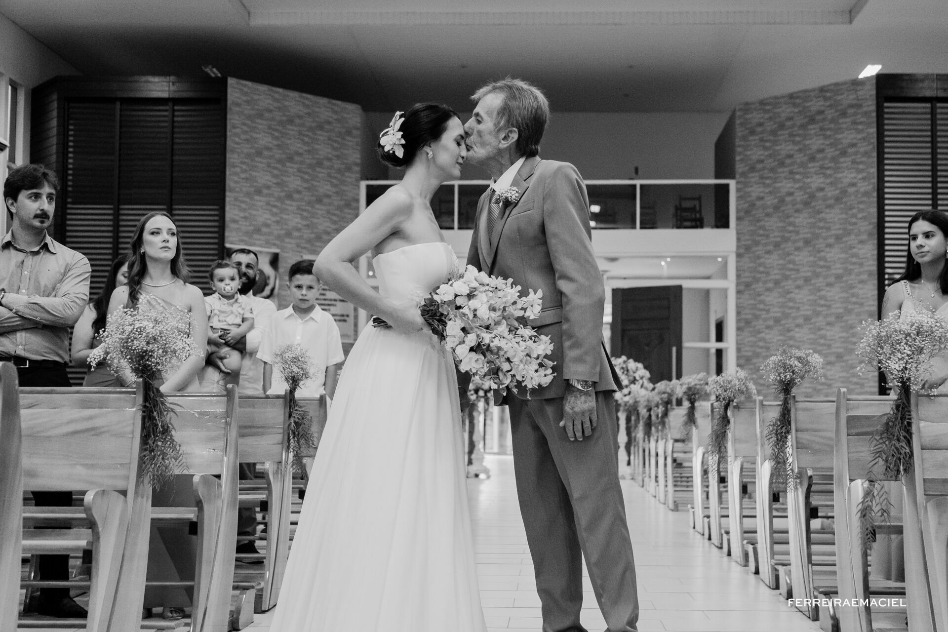 Foto Casamento Suellen e Jezon - Igreja Matriz São Roque - Timbé do Sul - SC Foto Casamento Suellen e Jezon - Igreja Matriz São Roque - Timbé do Sul - SC - Imagem 51