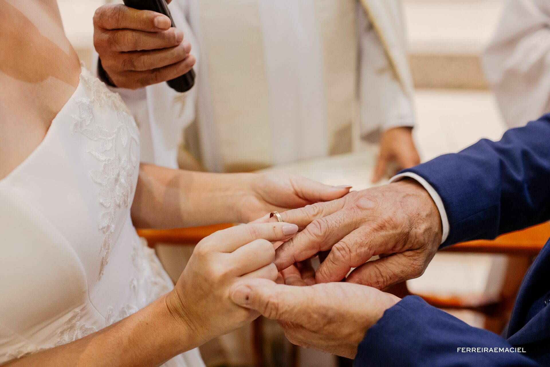 Foto Casamento Suellen e Jezon - Igreja Matriz São Roque - Timbé do Sul - SC Foto Casamento Suellen e Jezon - Igreja Matriz São Roque - Timbé do Sul - SC - Imagem 86