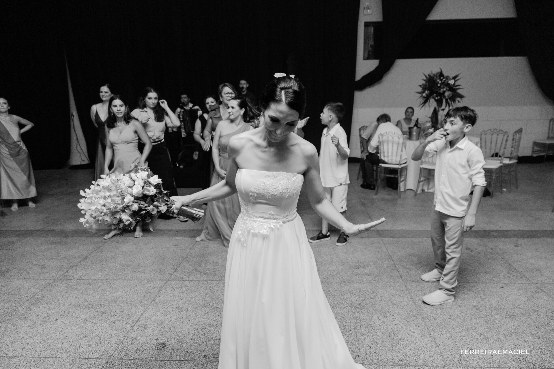 Foto Casamento Suellen e Jezon - Igreja Matriz São Roque - Timbé do Sul - SC Foto Casamento Suellen e Jezon - Igreja Matriz São Roque - Timbé do Sul - SC - Imagem 152