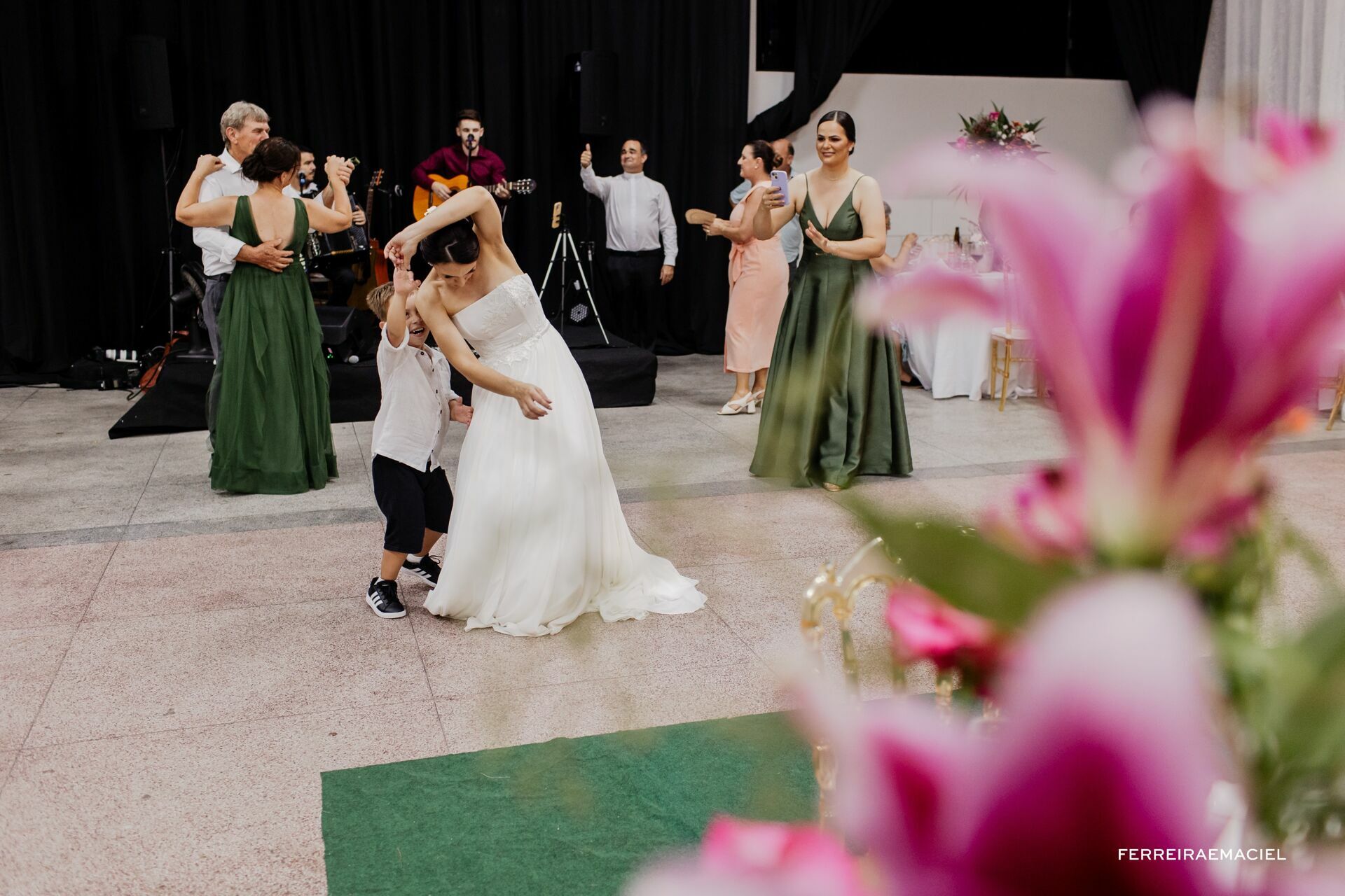 Foto Casamento Suellen e Jezon - Igreja Matriz São Roque - Timbé do Sul - SC Foto Casamento Suellen e Jezon - Igreja Matriz São Roque - Timbé do Sul - SC - Imagem 135