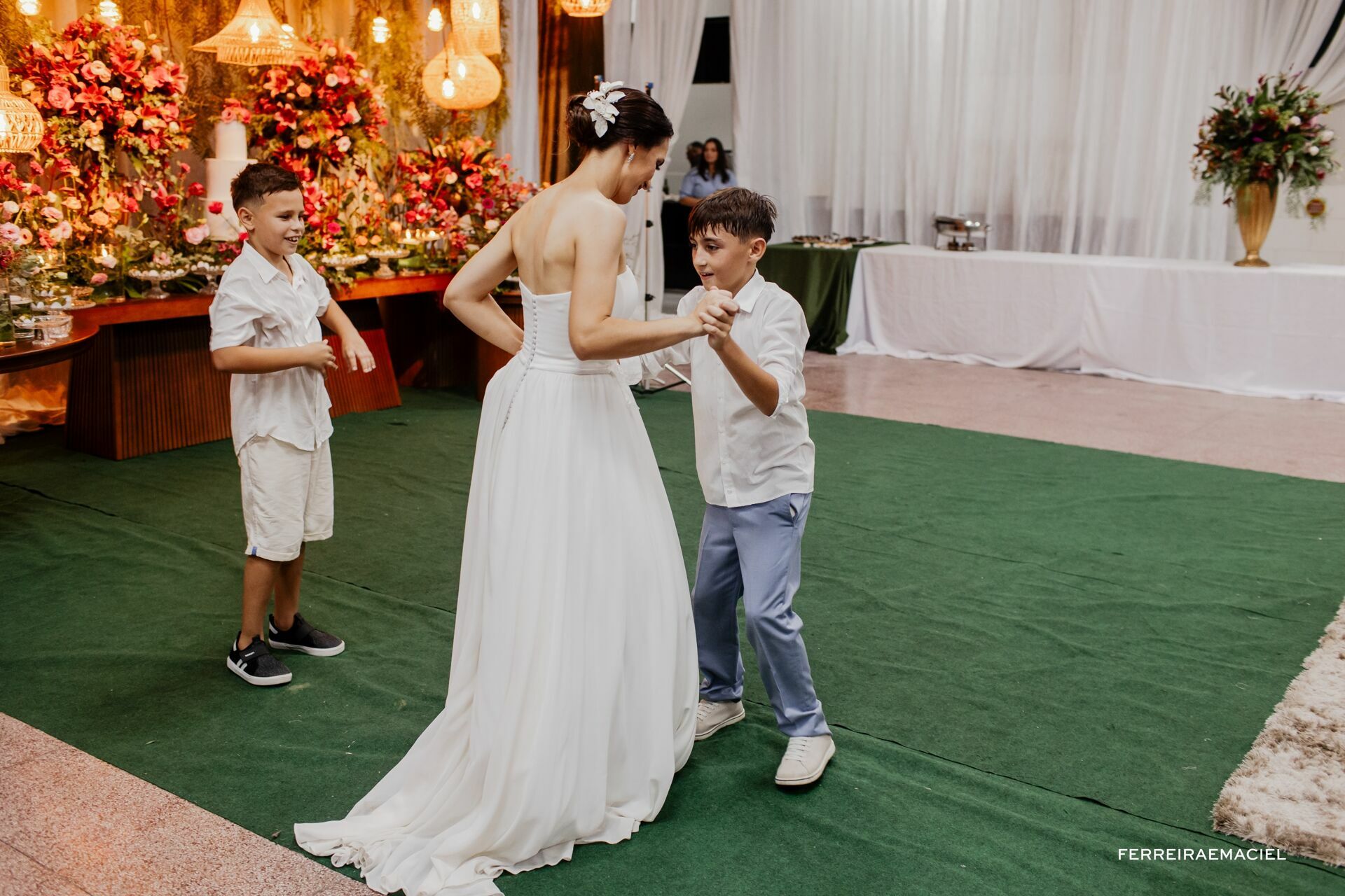 Foto Casamento Suellen e Jezon - Igreja Matriz São Roque - Timbé do Sul - SC Foto Casamento Suellen e Jezon - Igreja Matriz São Roque - Timbé do Sul - SC - Imagem 142