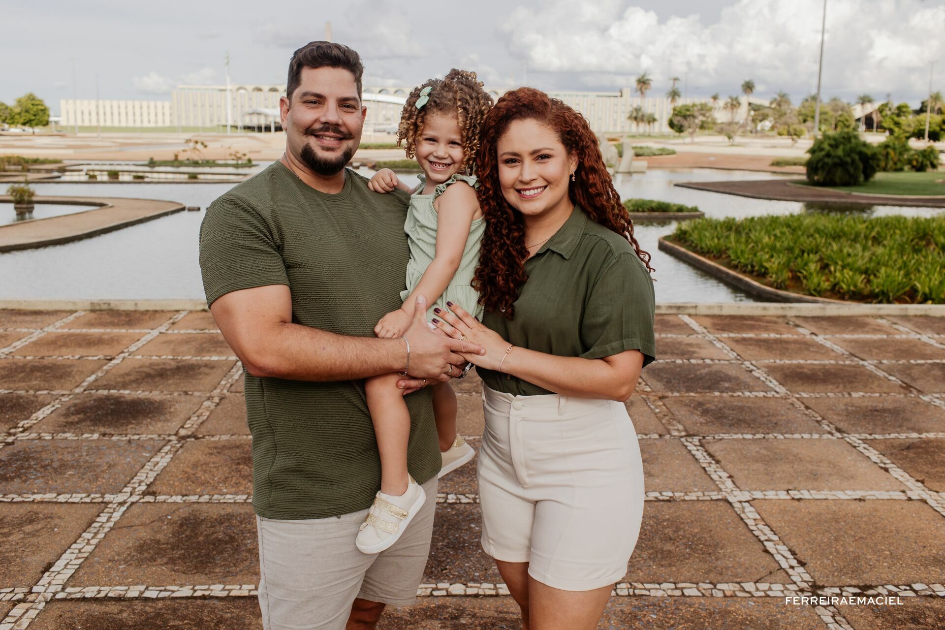Foto Ensaio fotográfico familiar - Jonas e Rebeka - Sessão Externa de fotografia - Brasília - DF Foto Ensaio fotográfico familiar - Jonas e Rebeka - Sessão Externa de fotografia - Brasília - DF - Imagem 2