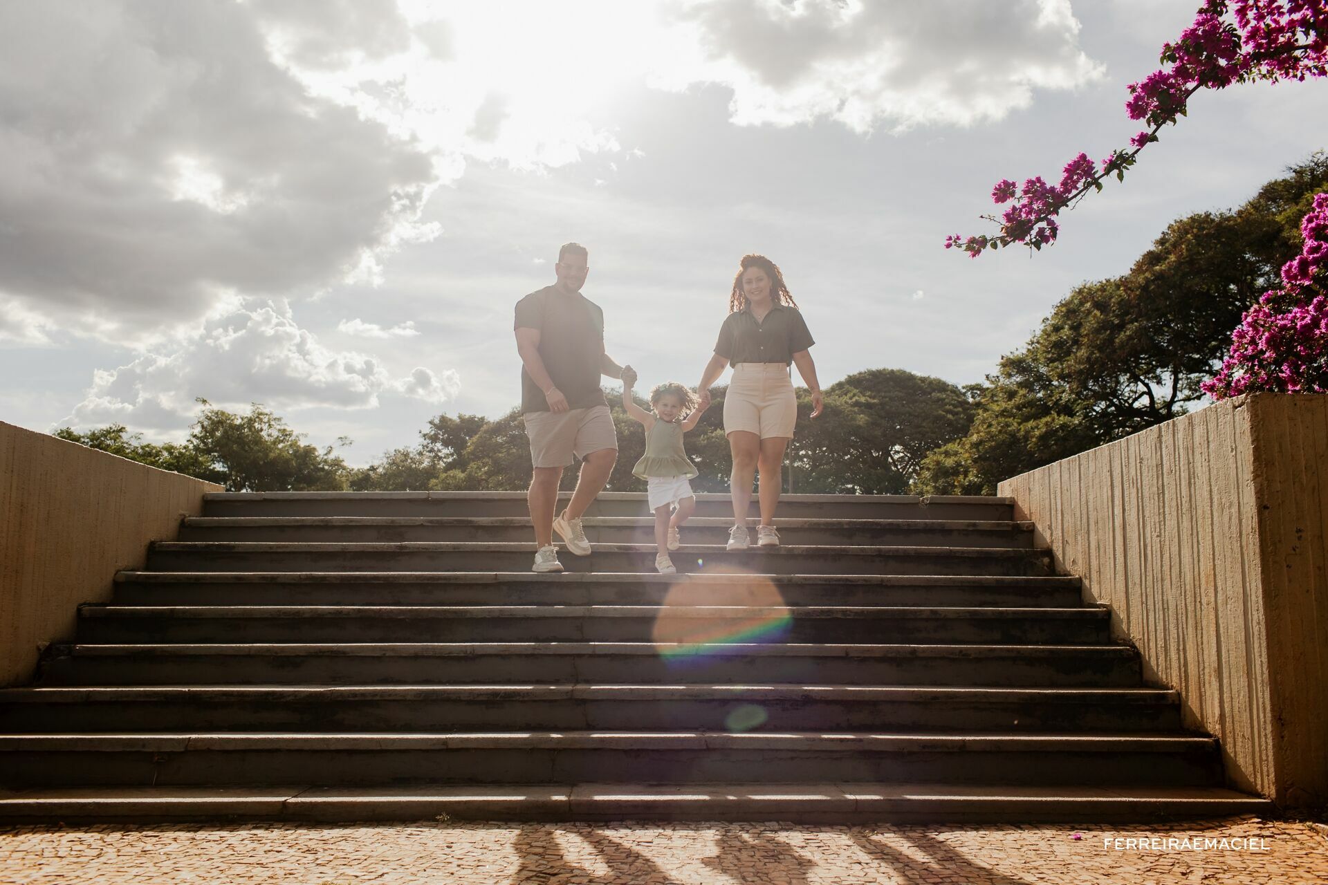 Foto Ensaio fotográfico familiar - Jonatas e Rebeka - Sessão Externa de fotografia - Brasília - DF Foto Ensaio fotográfico familiar - Jonatas e Rebeka - Sessão Externa de fotografia - Brasília - DF - Imagem 6