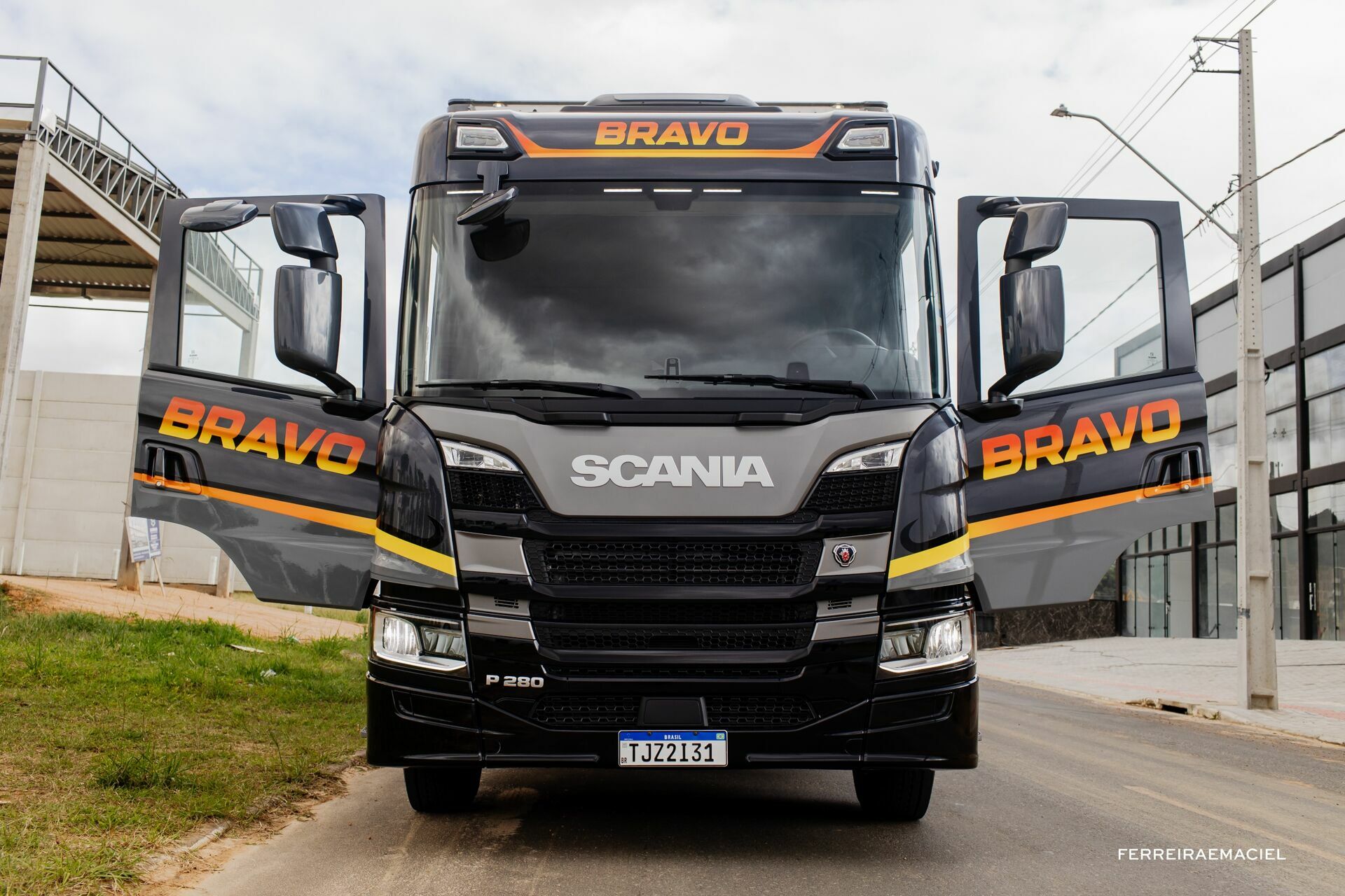 Foto Fotografia e Filmagem Publicitária do Caminhão Scania Bravo - Cavese - Tubarão - SC Foto Fotografia e Filmagem Publicitária do Caminhão Scania Bravo - Cavese - Tubarão - SC - Imagem 32