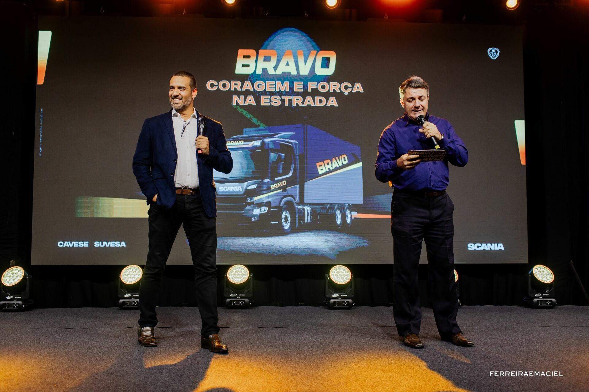 Foto Fotografia e Filmagem Publicitária do Sorteio do Caminhão Bravo para o Consórcio Scania - Le Blanc Centro de Eventos - Tubarão - SC Foto Fotografia e Filmagem Publicitária do Sorteio do Caminhão Bravo para o Consórcio Scania - Le Blanc Centro de Eventos - Tubarão - SC - Imagem 65
