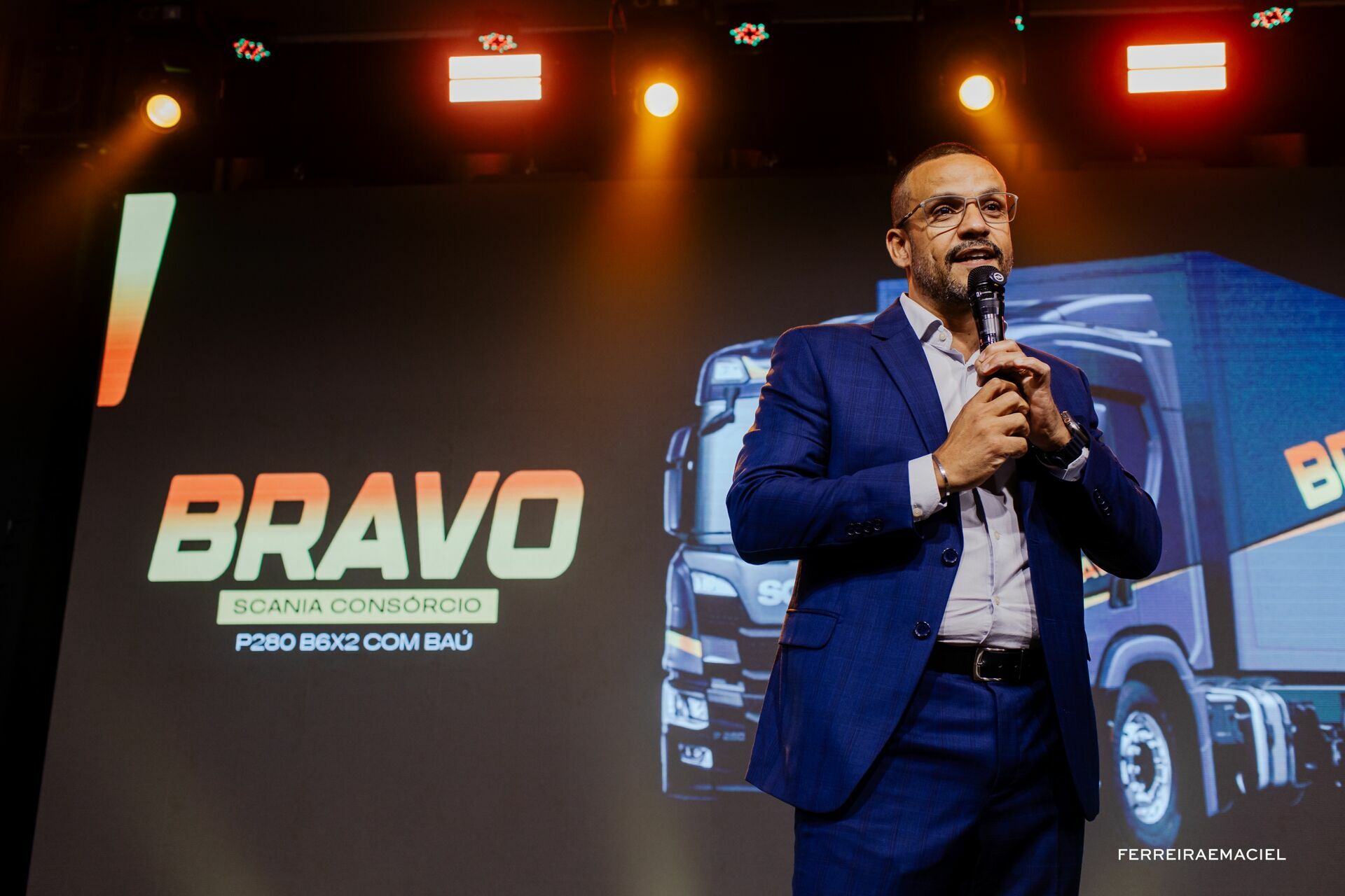 Foto Fotografia e Filmagem Publicitária do Sorteio do Caminhão Bravo para o Consórcio Scania - Le Blanc Centro de Eventos - Tubarão - SC Foto Fotografia e Filmagem Publicitária do Sorteio do Caminhão Bravo para o Consórcio Scania - Le Blanc Centro de Eventos - Tubarão - SC - Imagem 55