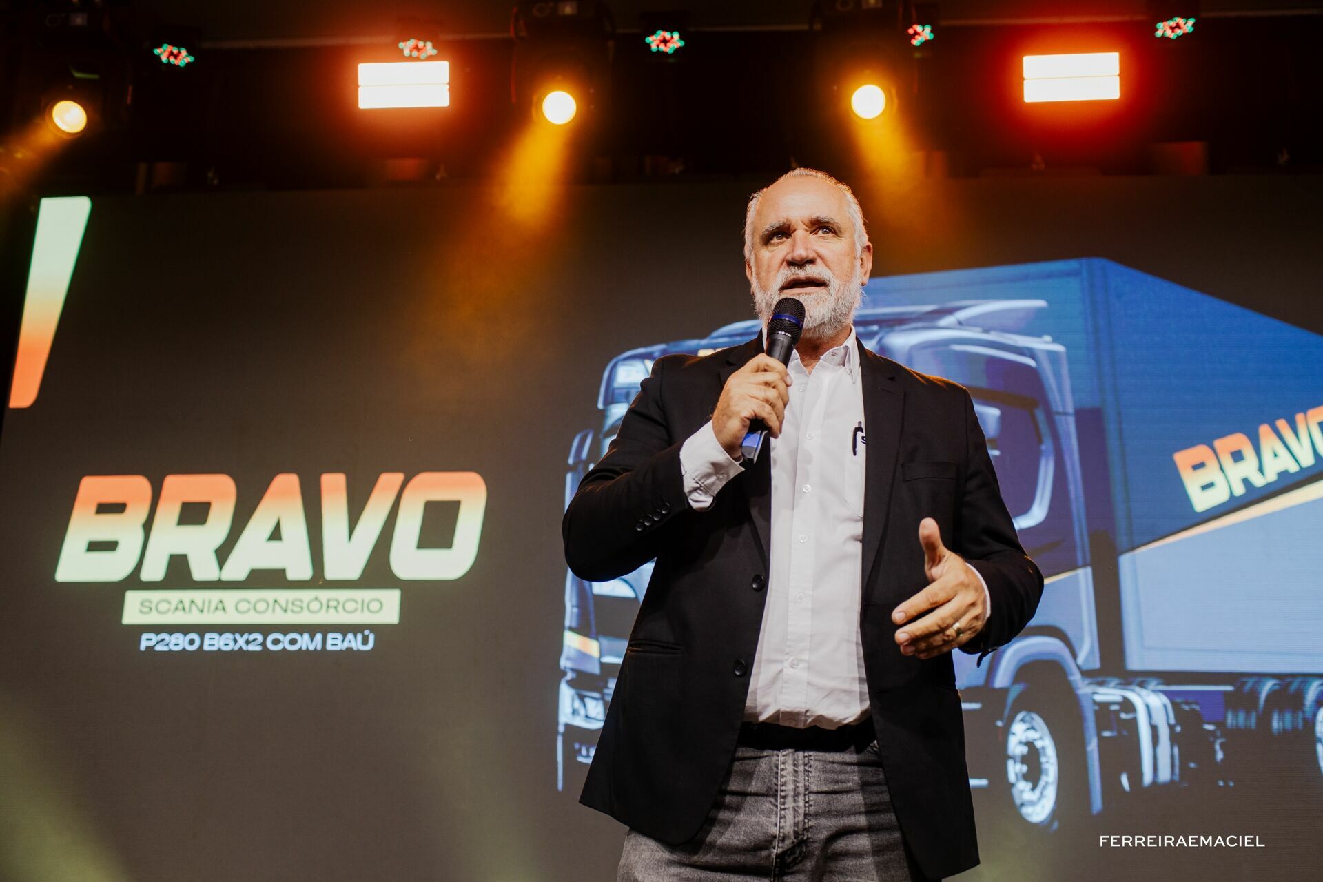Foto Fotografia e Filmagem Publicitária do Sorteio do Caminhão Bravo para o Consórcio Scania - Le Blanc Centro de Eventos - Tubarão - SC Foto Fotografia e Filmagem Publicitária do Sorteio do Caminhão Bravo para o Consórcio Scania - Le Blanc Centro de Eventos - Tubarão - SC - Imagem 105