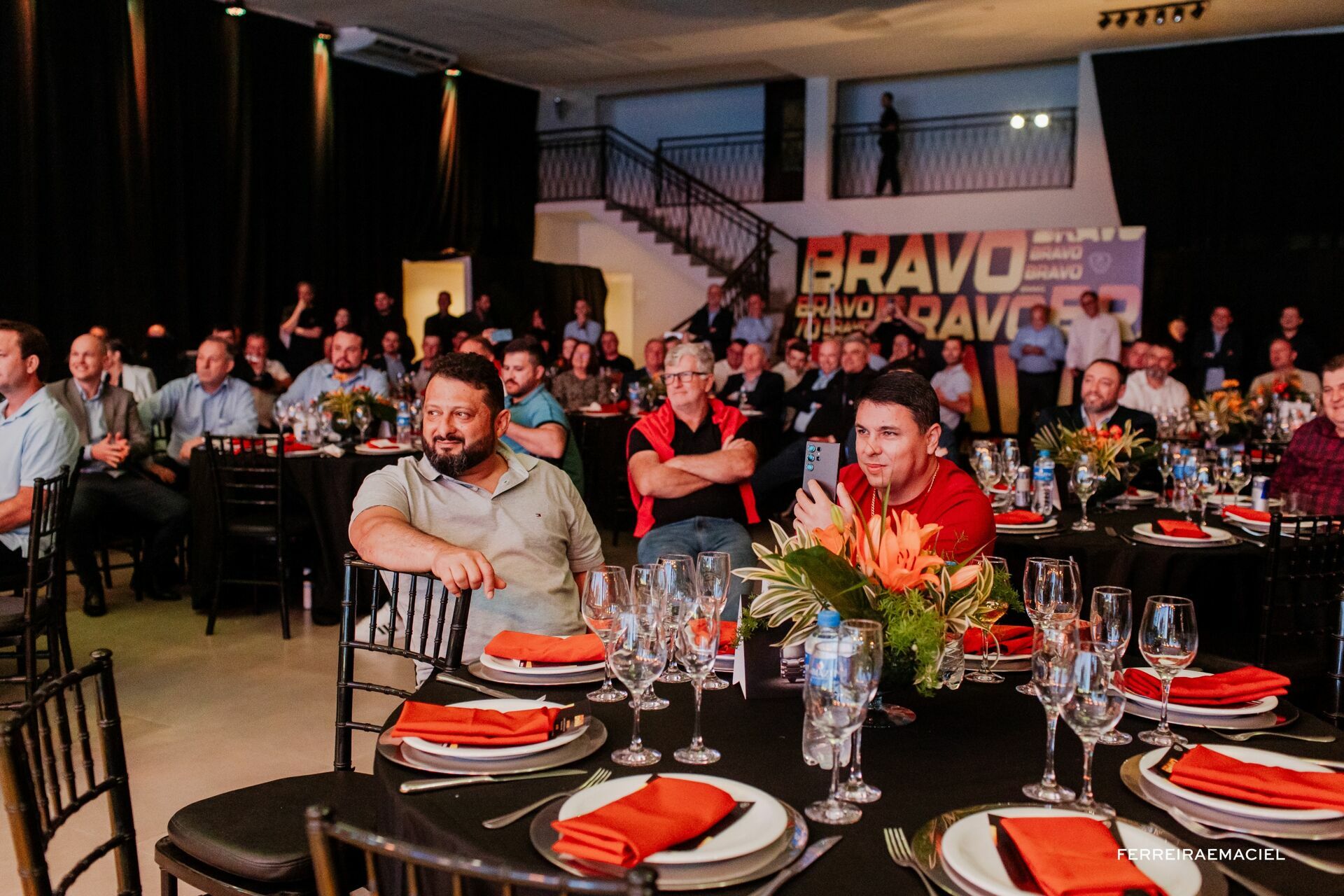 Foto Fotografia e Filmagem Publicitária do Sorteio do Caminhão Bravo para o Consórcio Scania - Le Blanc Centro de Eventos - Tubarão - SC Foto Fotografia e Filmagem Publicitária do Sorteio do Caminhão Bravo para o Consórcio Scania - Le Blanc Centro de Eventos - Tubarão - SC - Imagem 83