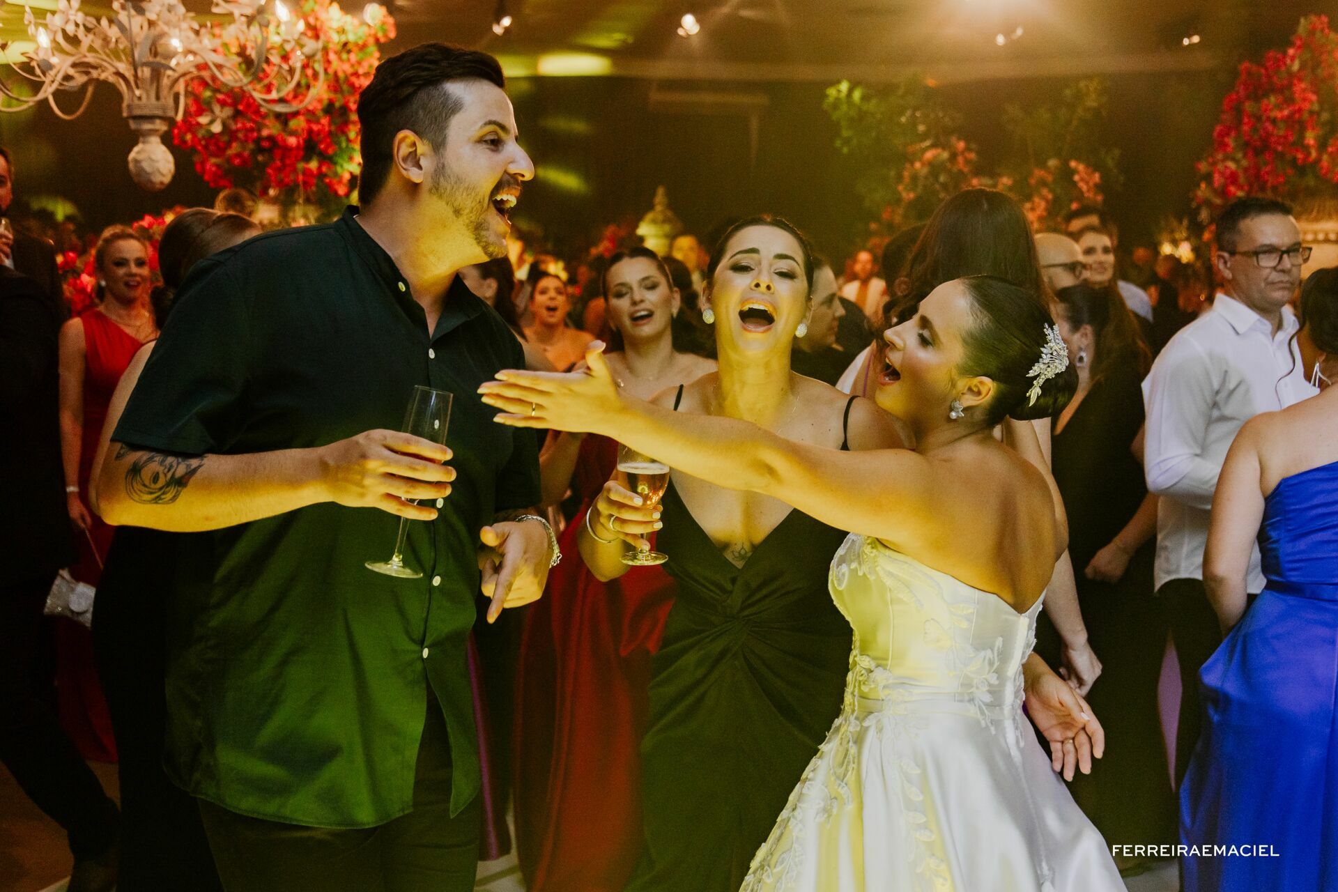 Foto Casamento Ana Paula e Luan - Paróquia Santa Rosa de Lima e Parque das Águas - Santa Rosa do Sul - Sombrio - SC Foto Casamento Ana Paula e Luan - Paróquia Santa Rosa de Lima e Parque das Águas - Santa Rosa do Sul - Sombrio - SC - Imagem 116