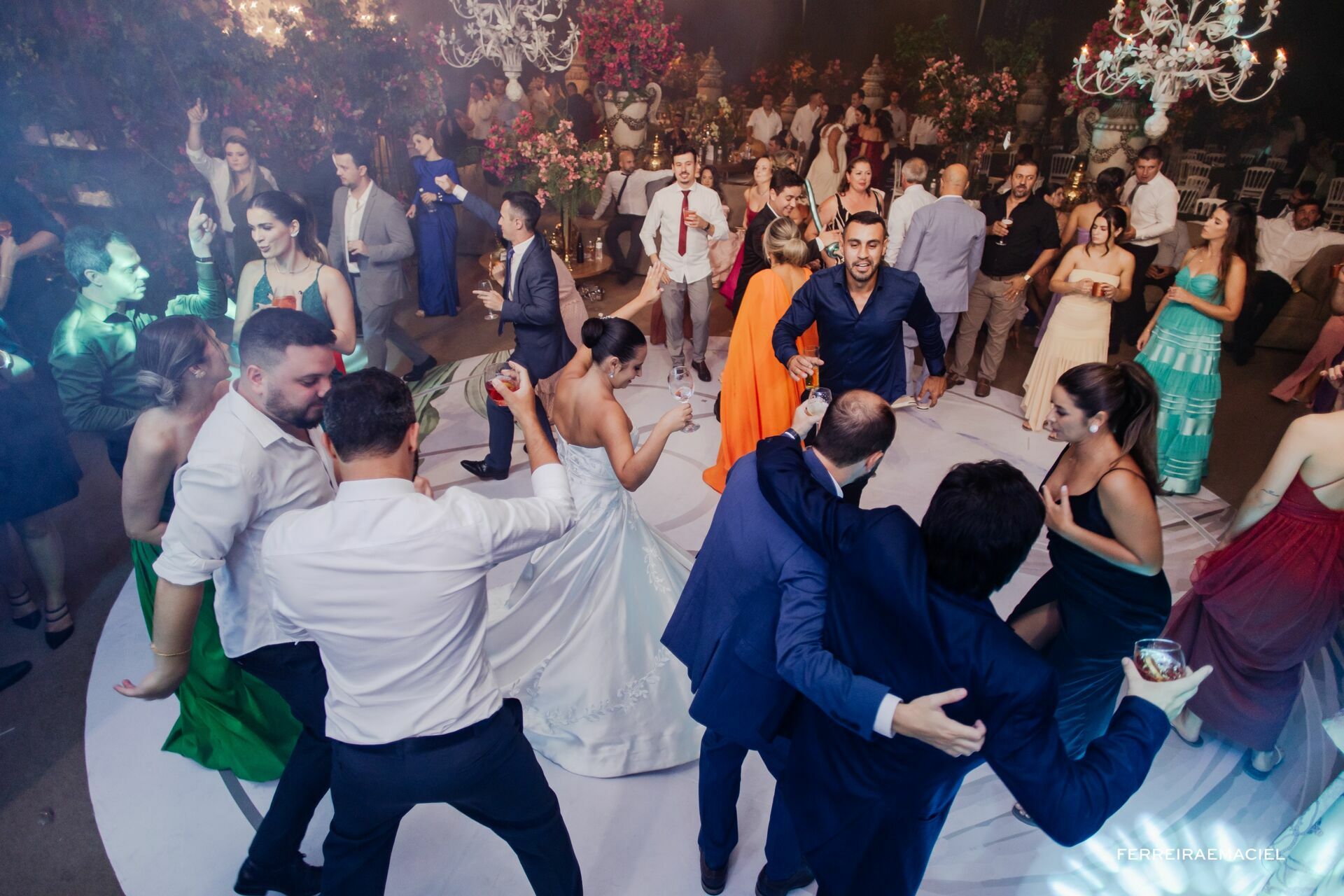Foto Casamento Ana Paula e Luan - Paróquia Santa Rosa de Lima e Parque das Águas - Santa Rosa do Sul - Sombrio - SC Foto Casamento Ana Paula e Luan - Paróquia Santa Rosa de Lima e Parque das Águas - Santa Rosa do Sul - Sombrio - SC - Imagem 127