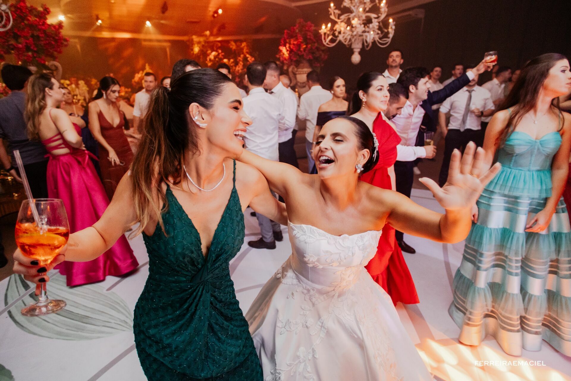 Foto Casamento Ana Paula e Luan - Paróquia Santa Rosa de Lima e Parque das Águas - Santa Rosa do Sul - Sombrio - SC Foto Casamento Ana Paula e Luan - Paróquia Santa Rosa de Lima e Parque das Águas - Santa Rosa do Sul - Sombrio - SC - Imagem 129