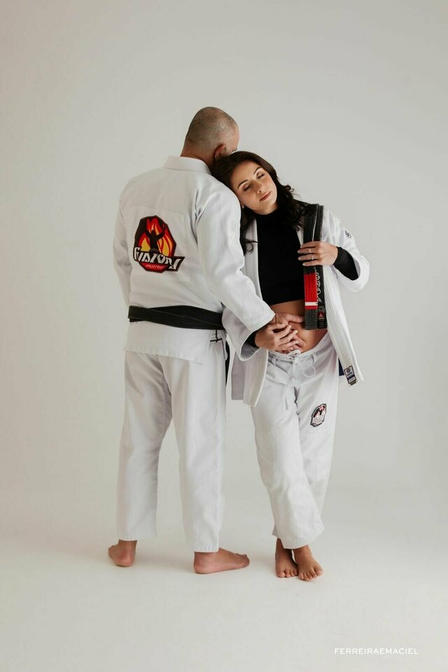 Ensaio de Gestante com Kimono – Fotografia Profissional em Estúdio – Renata Turazzi – Araranguá-SC