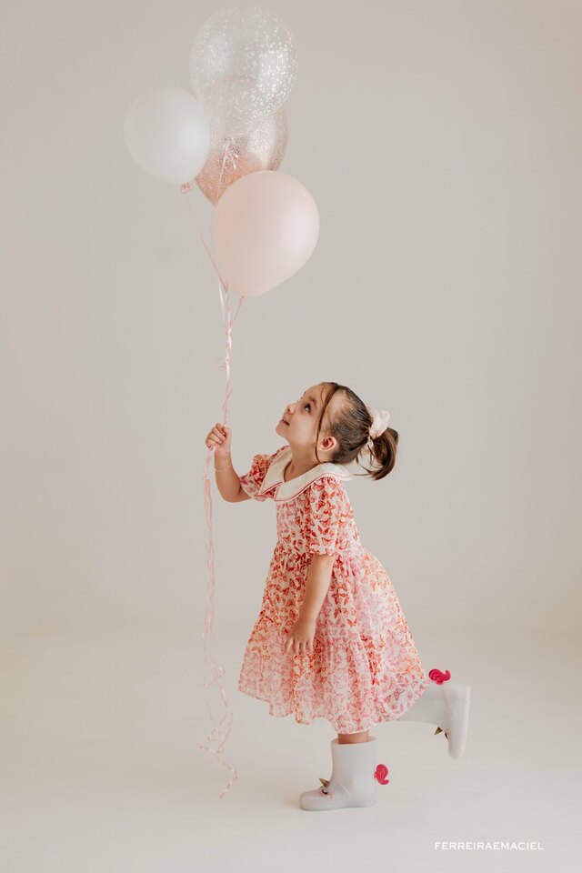 Fotografia Infantil Profissional em Estúdio - Aniversário Mía - 4 anos - Smash the Cake - Araranguá - SC Fotografia Infantil Profissional em Estúdio - Aniversário Mía - 4 anos - Smash the Cake - Araranguá - SC