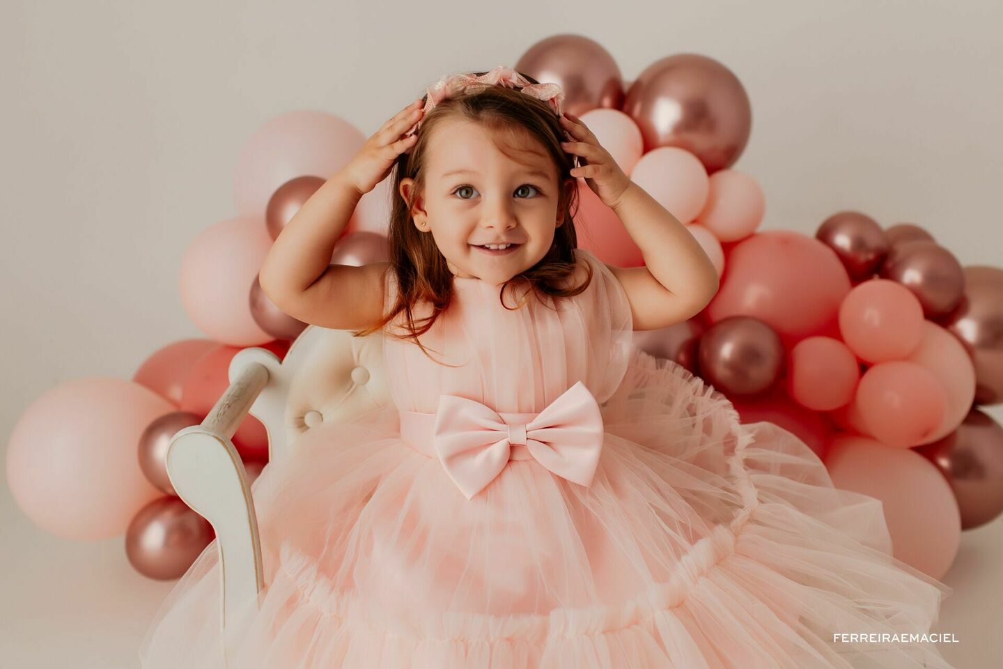 Fotografia Infantil Profissional em Estúdio - Ensaio de 2 anos - Smash the Cake - Betina - Araranguá - SC Fotografia Infantil Profissional em Estúdio - Ensaio de 2 anos - Smash the Cake - Betina - Araranguá - SC