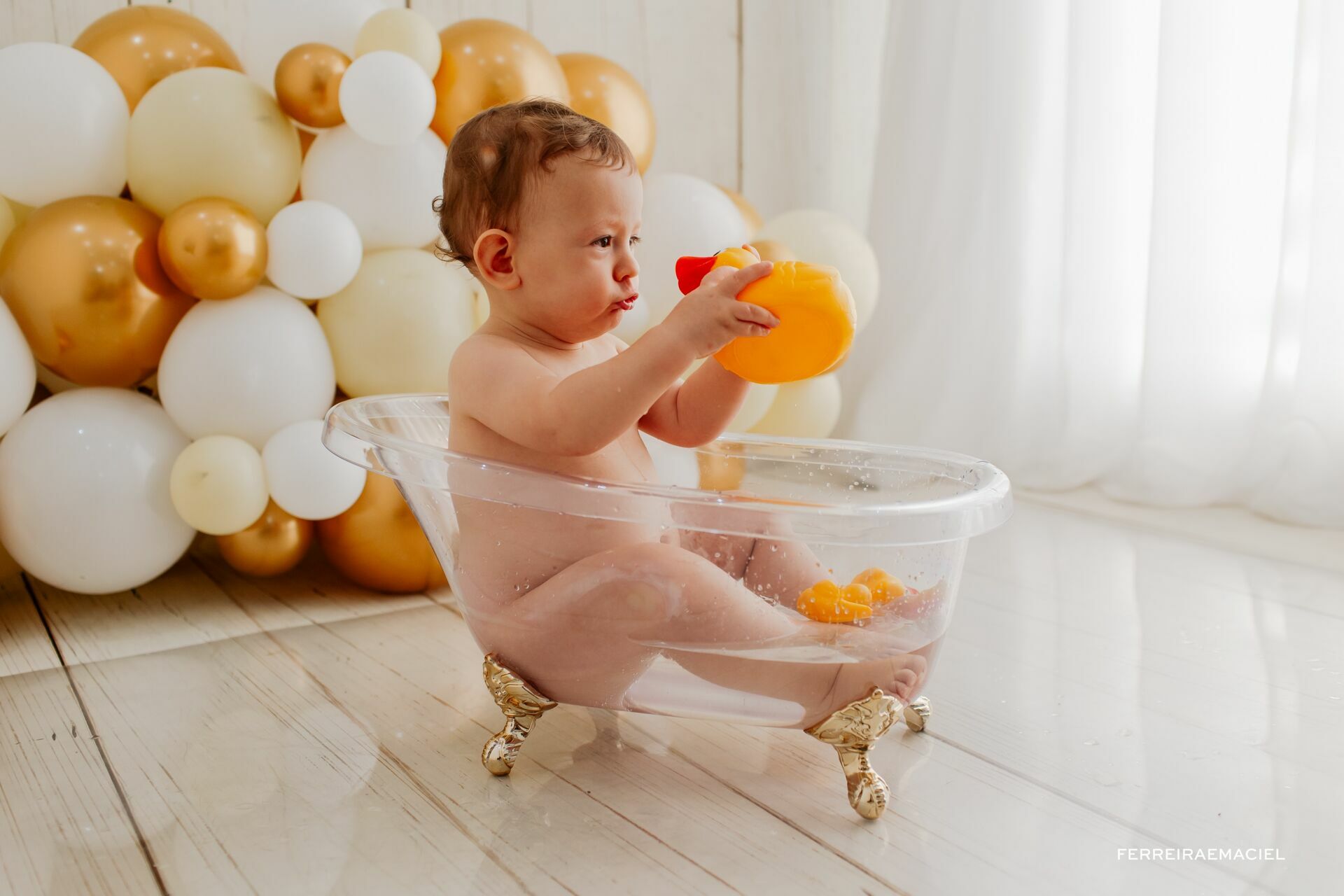 Foto Ensaio Smash the Cake em Estúdio - Smash the Fruit -Daniel - Um ano - Fotografia Infantil Profissional - Araranguá - SC Foto Ensaio Smash the Cake em Estúdio - Smash the Fruit -Daniel - Um ano - Fotografia Infantil Profissional - Araranguá - SC - Imagem 10