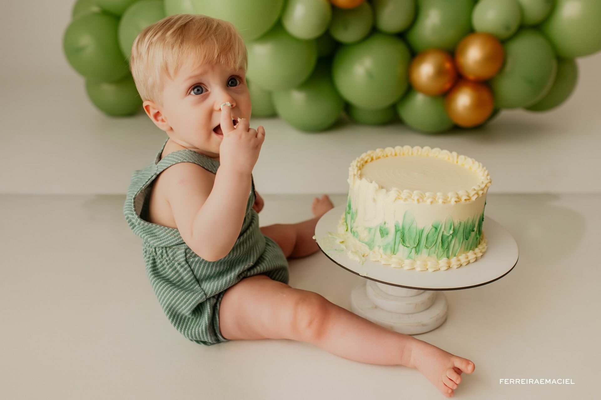 Foto Ensaio Smash the Cake em Estúdio - Augusto - 1 Ano - Fotografia Infantil Profissional - Araranguá - SC Foto Ensaio Smash the Cake em Estúdio - Augusto - 1 Ano - Fotografia Infantil Profissional - Araranguá - SC - Imagem 13