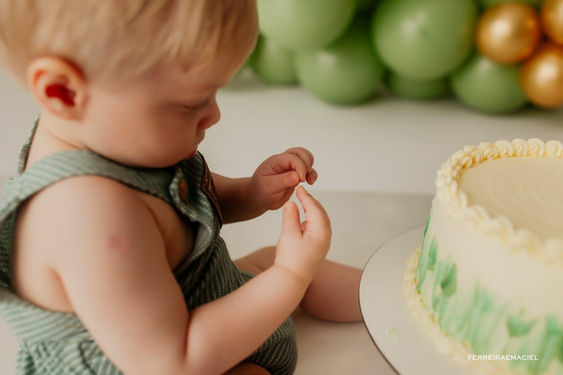 Foto Ensaio Smash the Cake em Estúdio - Augusto - 1 Ano - Fotografia Infantil Profissional - Araranguá - SC Foto Ensaio Smash the Cake em Estúdio - Augusto - 1 Ano - Fotografia Infantil Profissional - Araranguá - SC - Imagem 12
