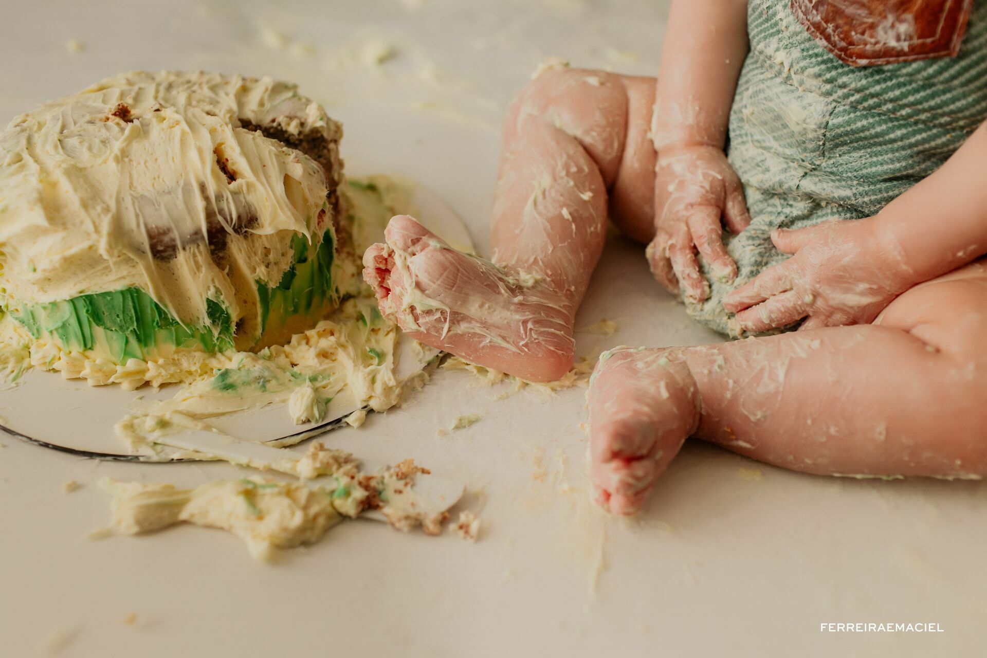 Foto Ensaio Smash the Cake em Estúdio - Augusto - 1 Ano - Fotografia Infantil Profissional - Araranguá - SC Foto Ensaio Smash the Cake em Estúdio - Augusto - 1 Ano - Fotografia Infantil Profissional - Araranguá - SC - Imagem 20