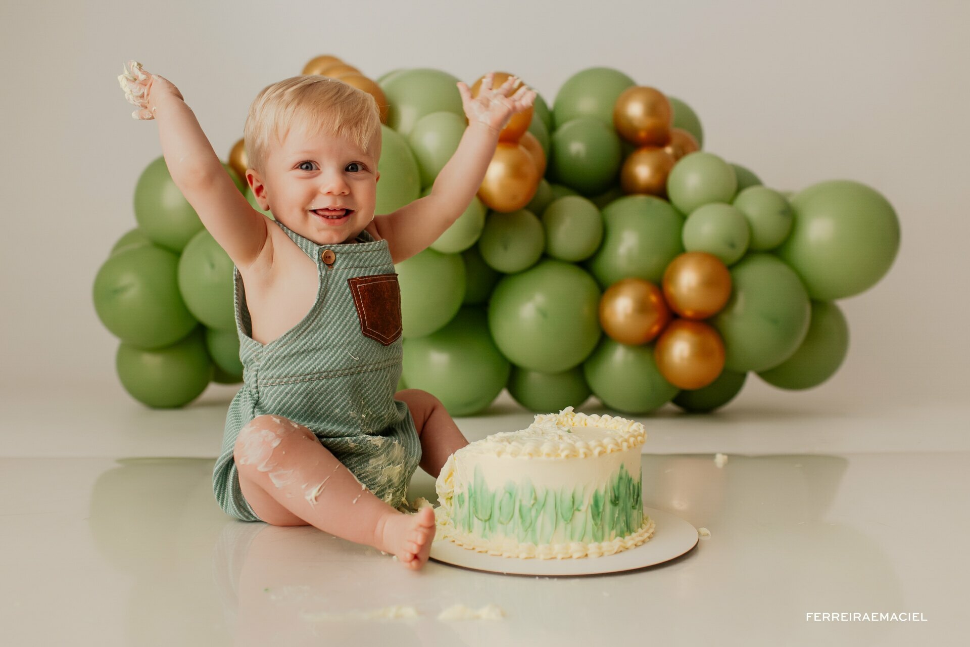 Ensaio Smash the Cake em Estúdio - Augusto - 1 Ano - Fotografia Infantil Profissional - Araranguá - SC
