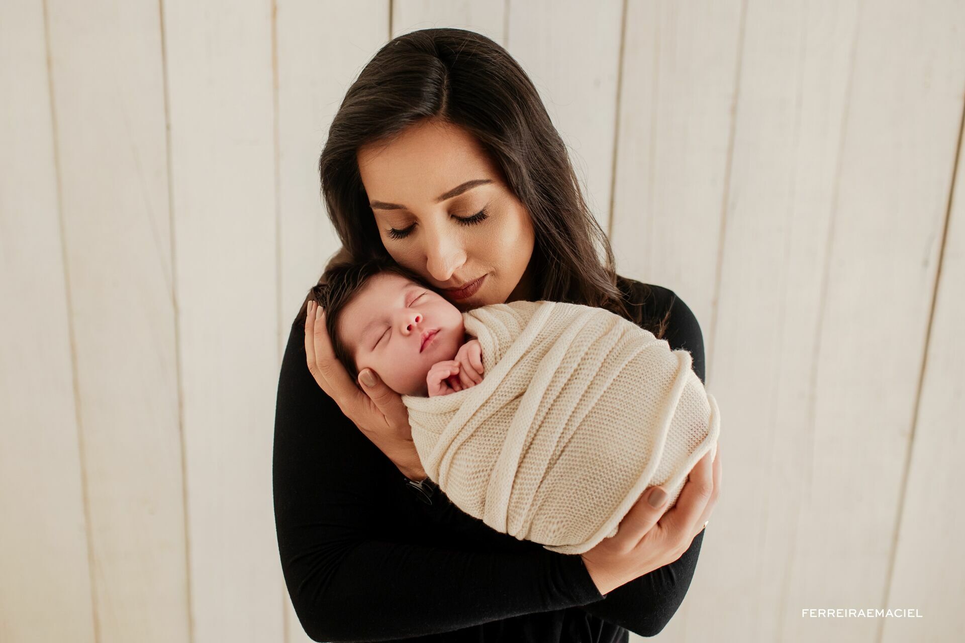 Foto Ensaio newborn em estúdio - sessão fotográfica e fotografia de recém-nascido em Araranguá - Criciúma - Sombrio - Turvo - Ermo - Maracajá - Nova Veneza - Cecília - Bruna Foto Ensaio newborn em estúdio - sessão fotográfica e fotografia de recém-nascido em Araranguá - Criciúma - Sombrio - Turvo - Ermo - Maracajá - Nova Veneza - Cecília - Bruna - Imagem 4