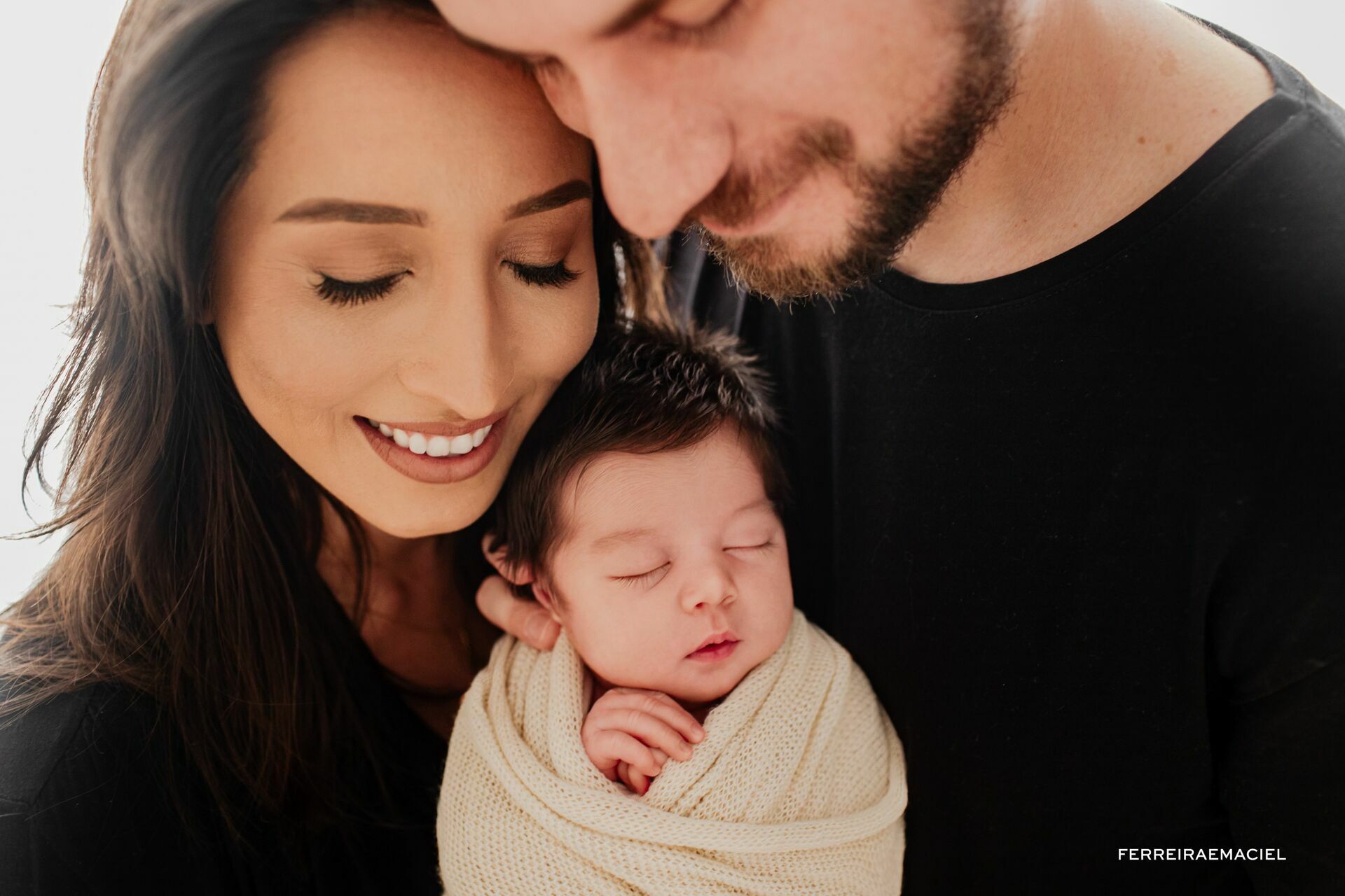 Foto Ensaio newborn em estúdio - sessão fotográfica e fotografia de recém-nascido em Araranguá - Criciúma - Sombrio - Turvo - Ermo - Maracajá - Nova Veneza - Cecília - Bruna Foto Ensaio newborn em estúdio - sessão fotográfica e fotografia de recém-nascido em Araranguá - Criciúma - Sombrio - Turvo - Ermo - Maracajá - Nova Veneza - Cecília - Bruna - Imagem 6