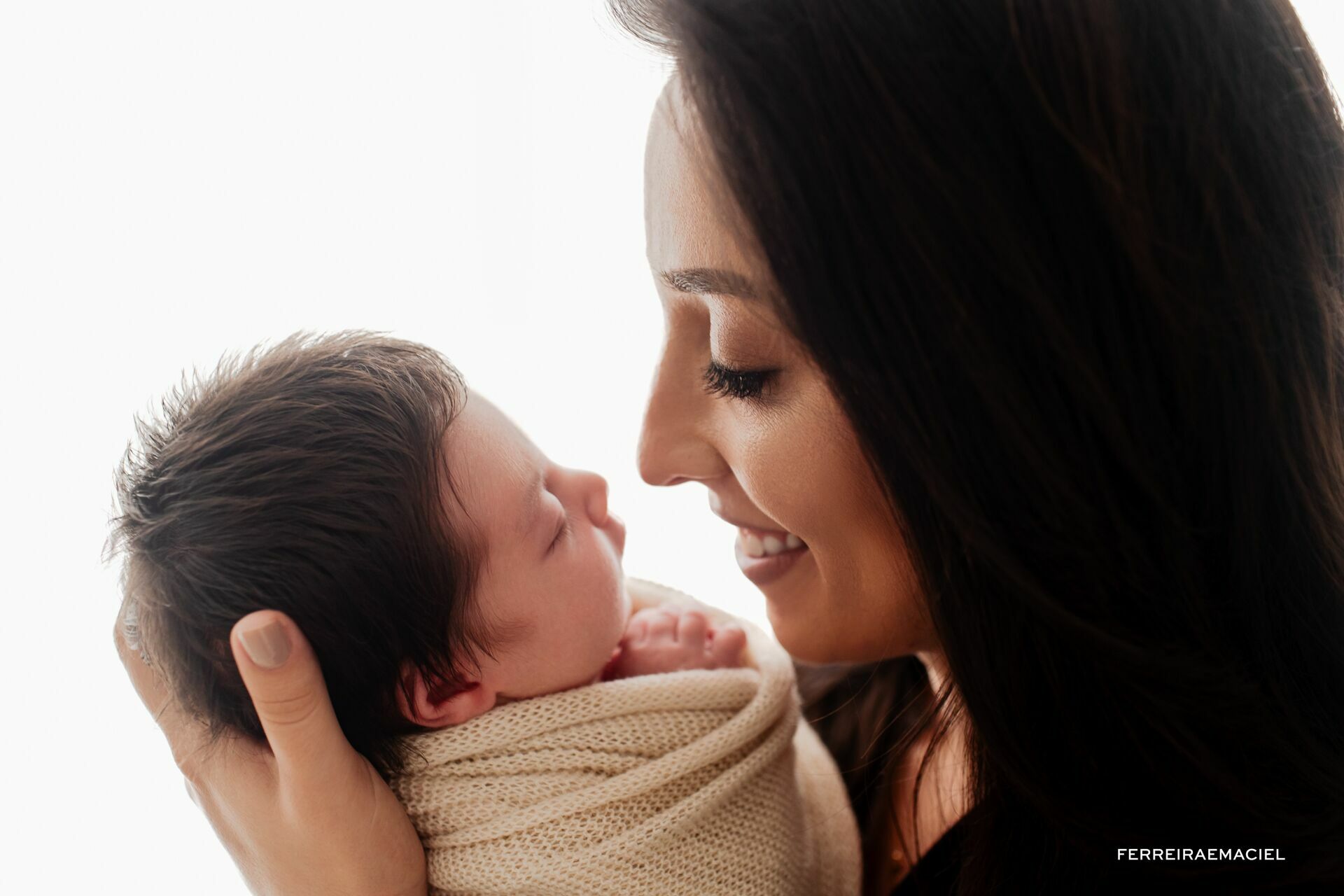 Foto Ensaio newborn em estúdio - sessão fotográfica e fotografia de recém-nascido em Araranguá - Criciúma - Sombrio - Turvo - Ermo - Maracajá - Nova Veneza - Cecília - Bruna Foto Ensaio newborn em estúdio - sessão fotográfica e fotografia de recém-nascido em Araranguá - Criciúma - Sombrio - Turvo - Ermo - Maracajá - Nova Veneza - Cecília - Bruna - Imagem 8