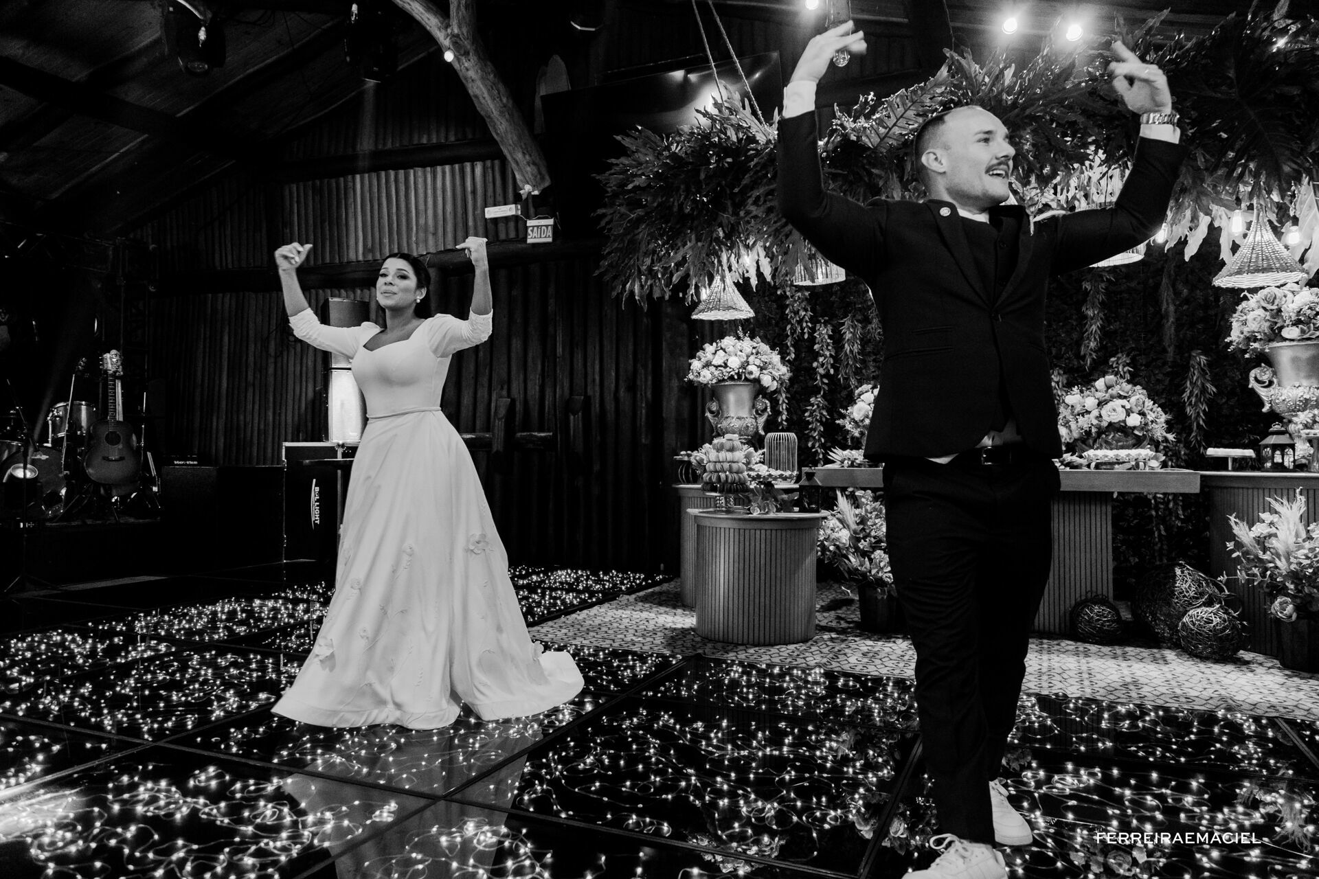 Foto Elopement Wedding - Sabrina e Matheus - Fotografia Profissional de Casamento - Sítio Girabas - Morro do Soares - Ermo - Araranguá - Sombrio - Turvo - Criciúma - SC Foto Elopement Wedding - Sabrina e Matheus - Fotografia Profissional de Casamento - Sítio Girabas - Morro do Soares - Ermo - Araranguá - Sombrio - Turvo - Criciúma - SC - Imagem 111