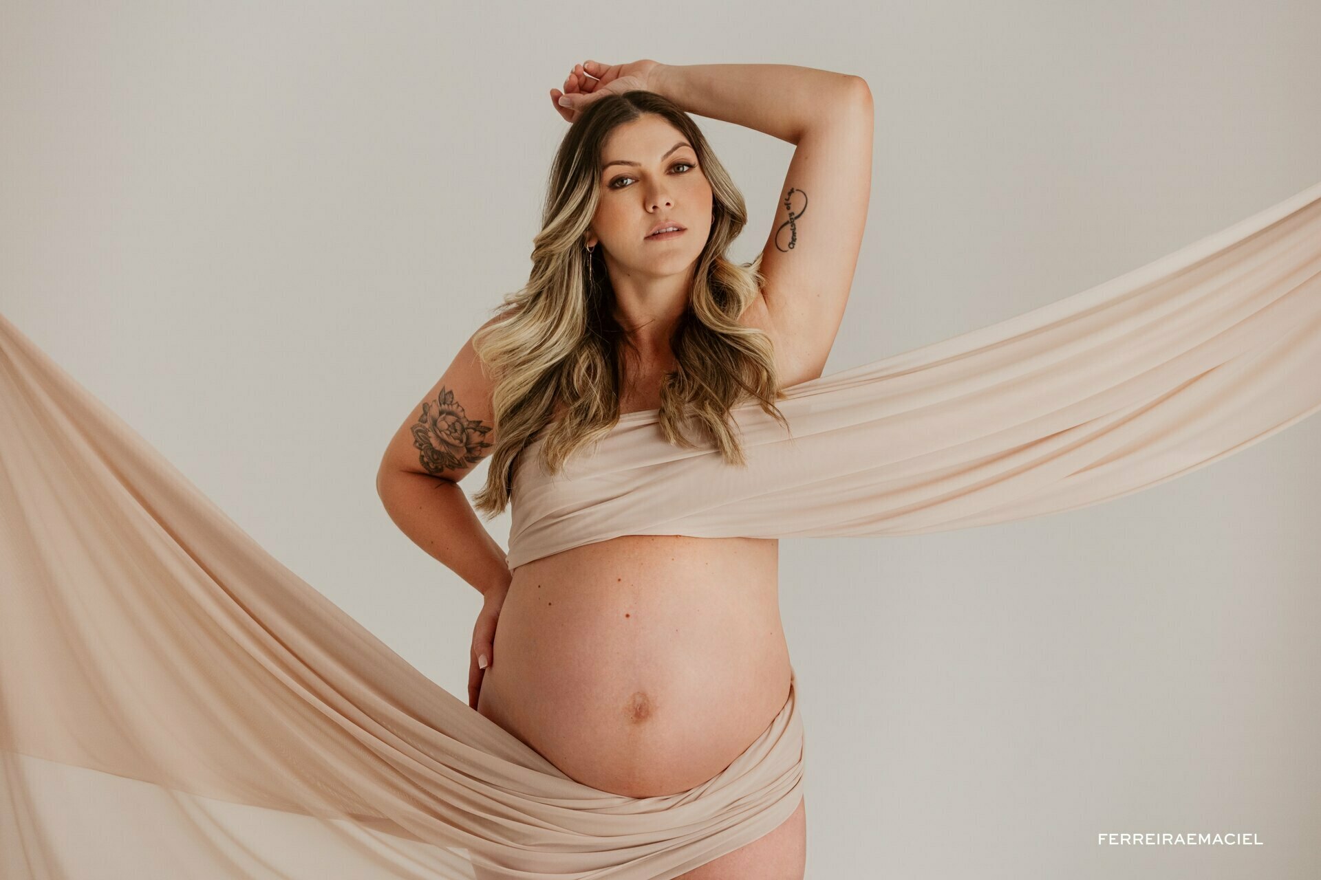 Ensaio de Gestante – Fotos de Gestante – Ensaio em Estúdio – Jéssica Premoli – Araranguá – SC