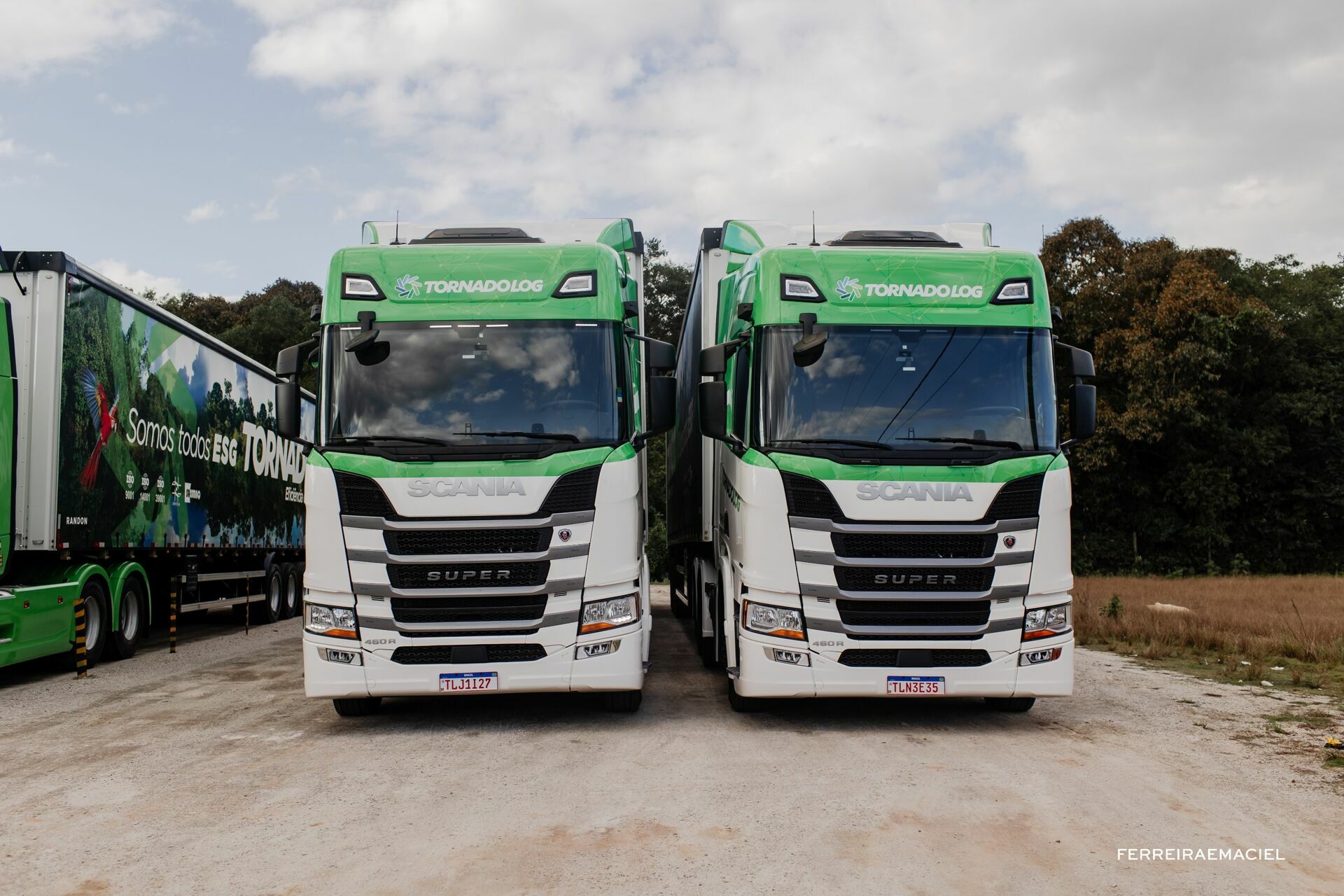 Foto Fotografia Publicitária de Frota Scania Locação - Super - TornadoLog - Biguaçu - SC Foto Fotografia Publicitária de Frota Scania Locação - Super - TornadoLog - Biguaçu - SC - Imagem 2