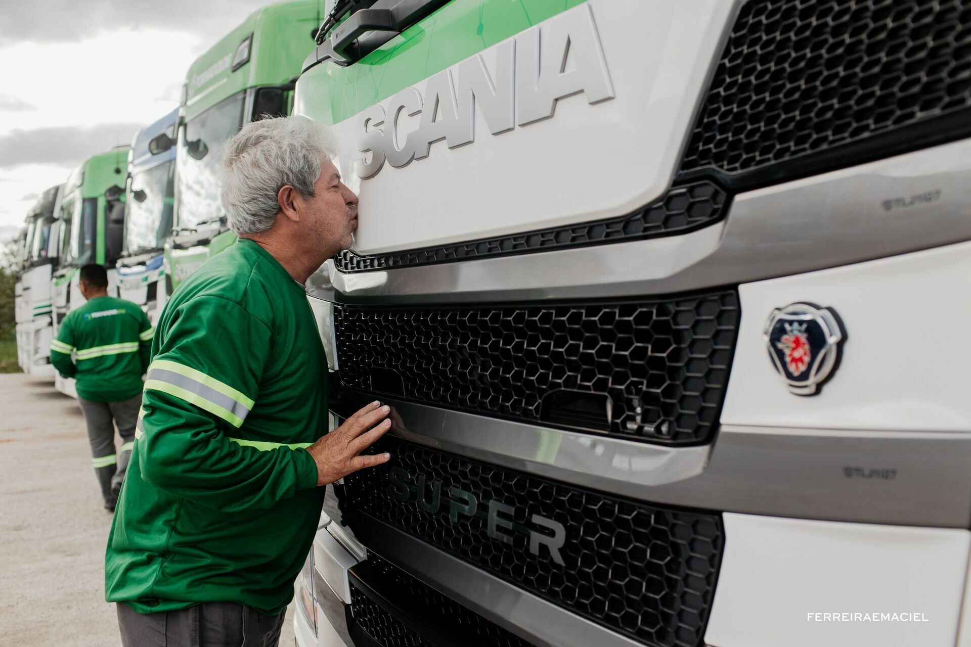 Foto Fotografia Publicitária de Frota Scania Locação - Super - TornadoLog - Biguaçu - SC Foto Fotografia Publicitária de Frota Scania Locação - Super - TornadoLog - Biguaçu - SC - Imagem 18