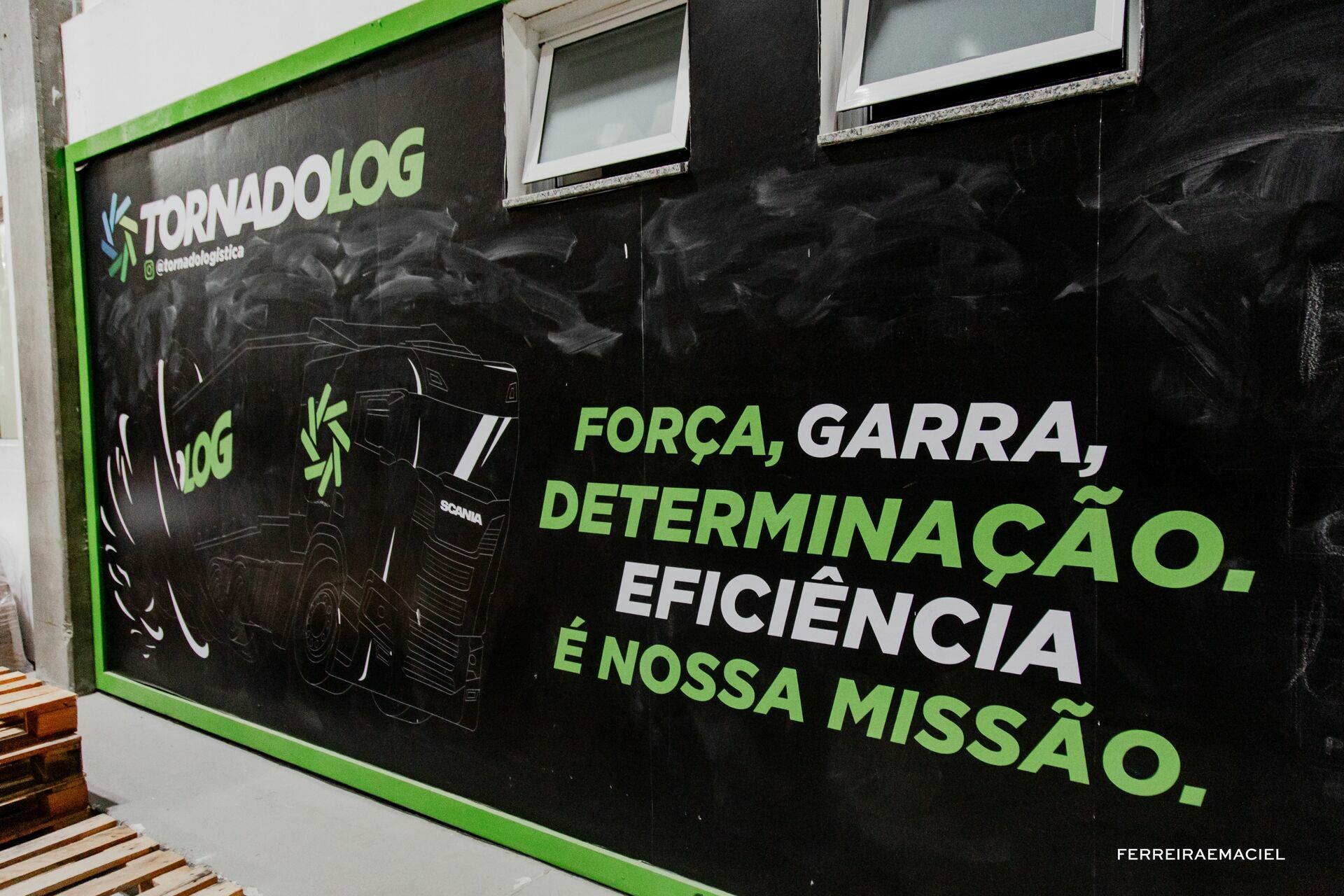 Foto Fotografia Publicitária de Frota Scania Locação - Super - TornadoLog - Biguaçu - SC Foto Fotografia Publicitária de Frota Scania Locação - Super - TornadoLog - Biguaçu - SC - Imagem 31