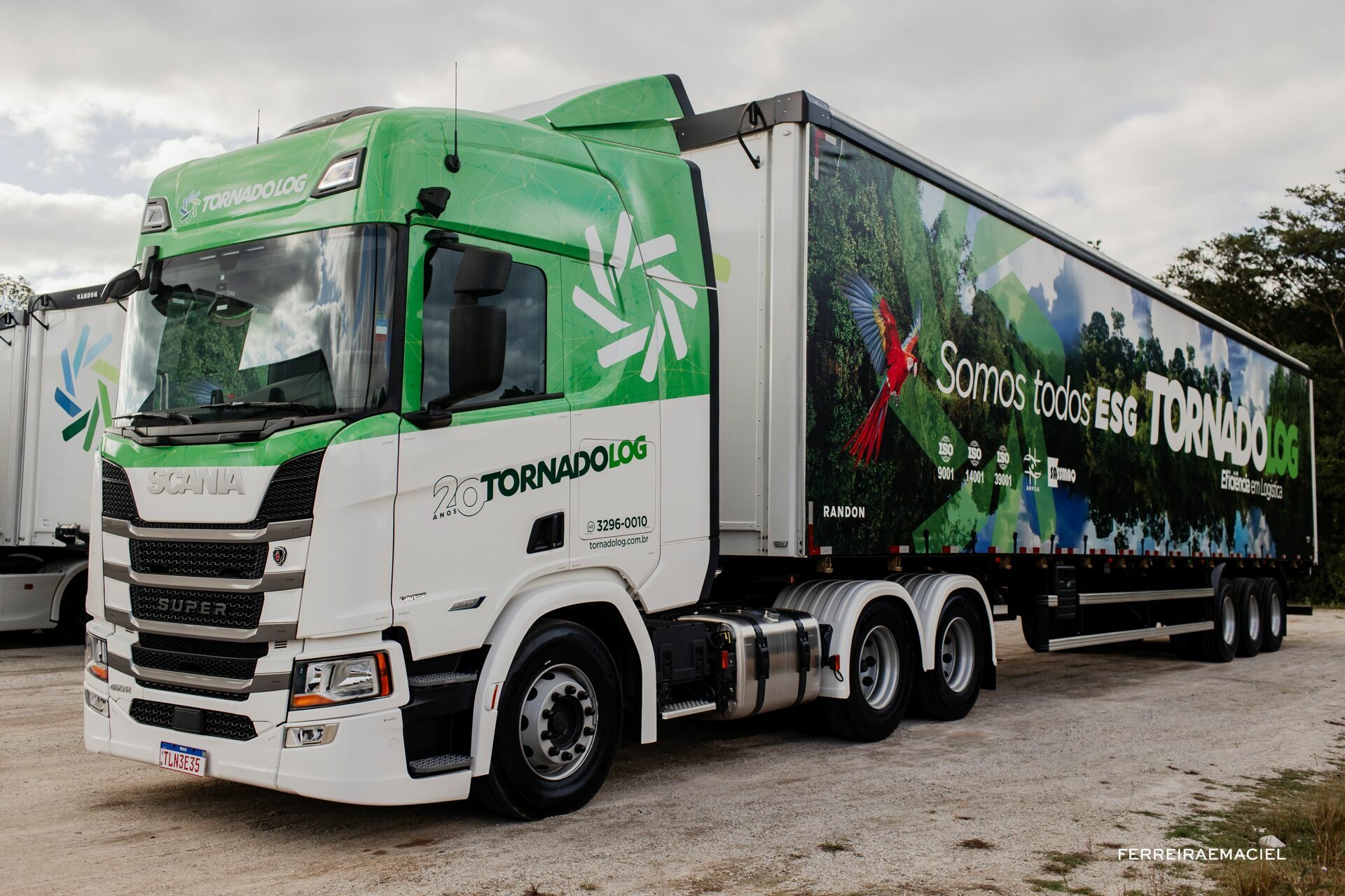 Foto Fotografia Publicitária de Frota Scania Locação - Super - TornadoLog - Biguaçu - SC Foto Fotografia Publicitária de Frota Scania Locação - Super - TornadoLog - Biguaçu - SC - Imagem 22
