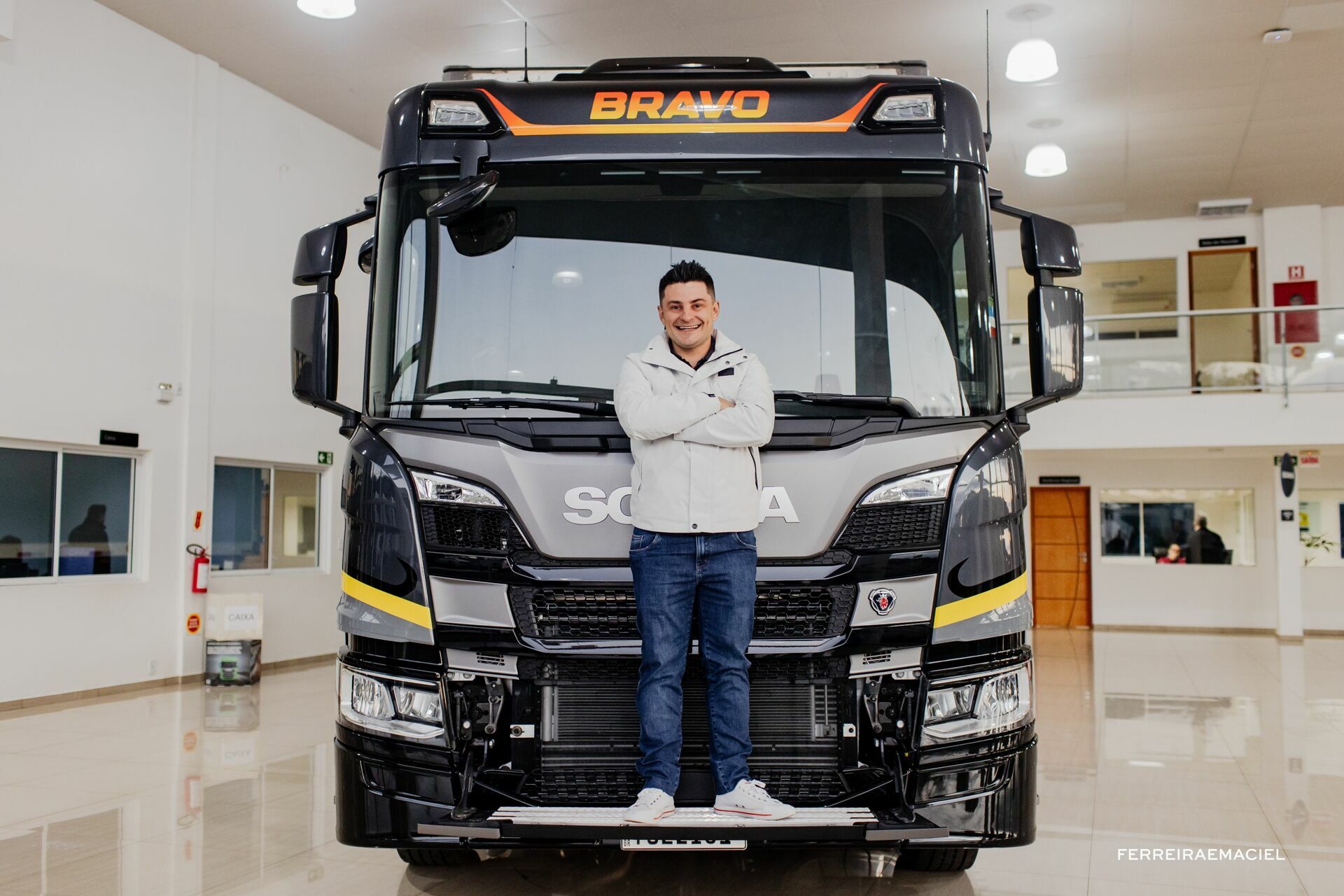Foto Entrega de Caminhão Bravo - Scania Cavese - Cordilheira Alta - Fotografia Publicitária e Corporativa Profissional Foto Entrega de Caminhão Bravo - Scania Cavese - Cordilheira Alta - Fotografia Publicitária e Corporativa Profissional - Imagem 5