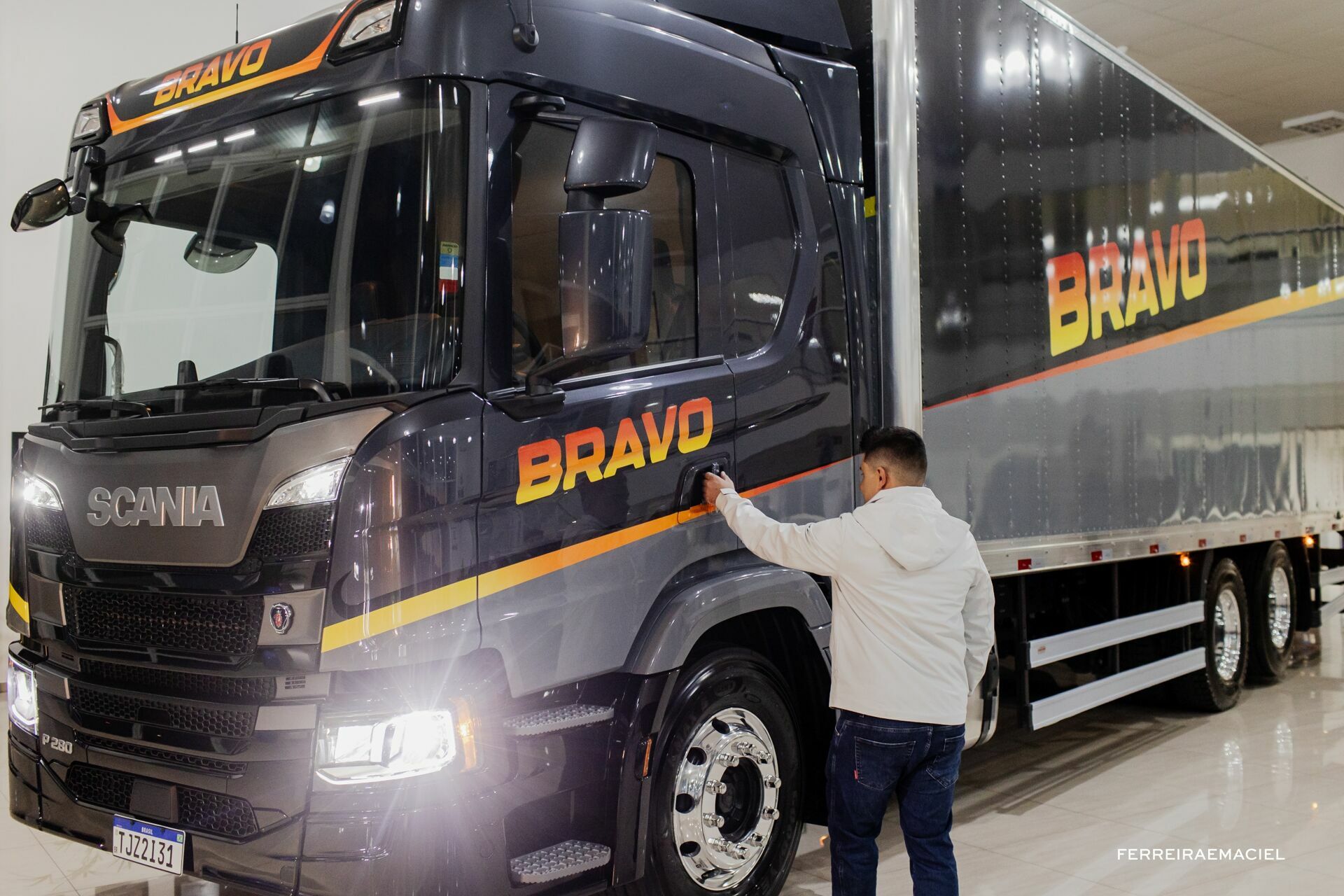 Foto Entrega de Caminhão Bravo - Scania Cavese - Cordilheira Alta - Fotografia Publicitária e Corporativa Profissional Foto Entrega de Caminhão Bravo - Scania Cavese - Cordilheira Alta - Fotografia Publicitária e Corporativa Profissional - Imagem 14