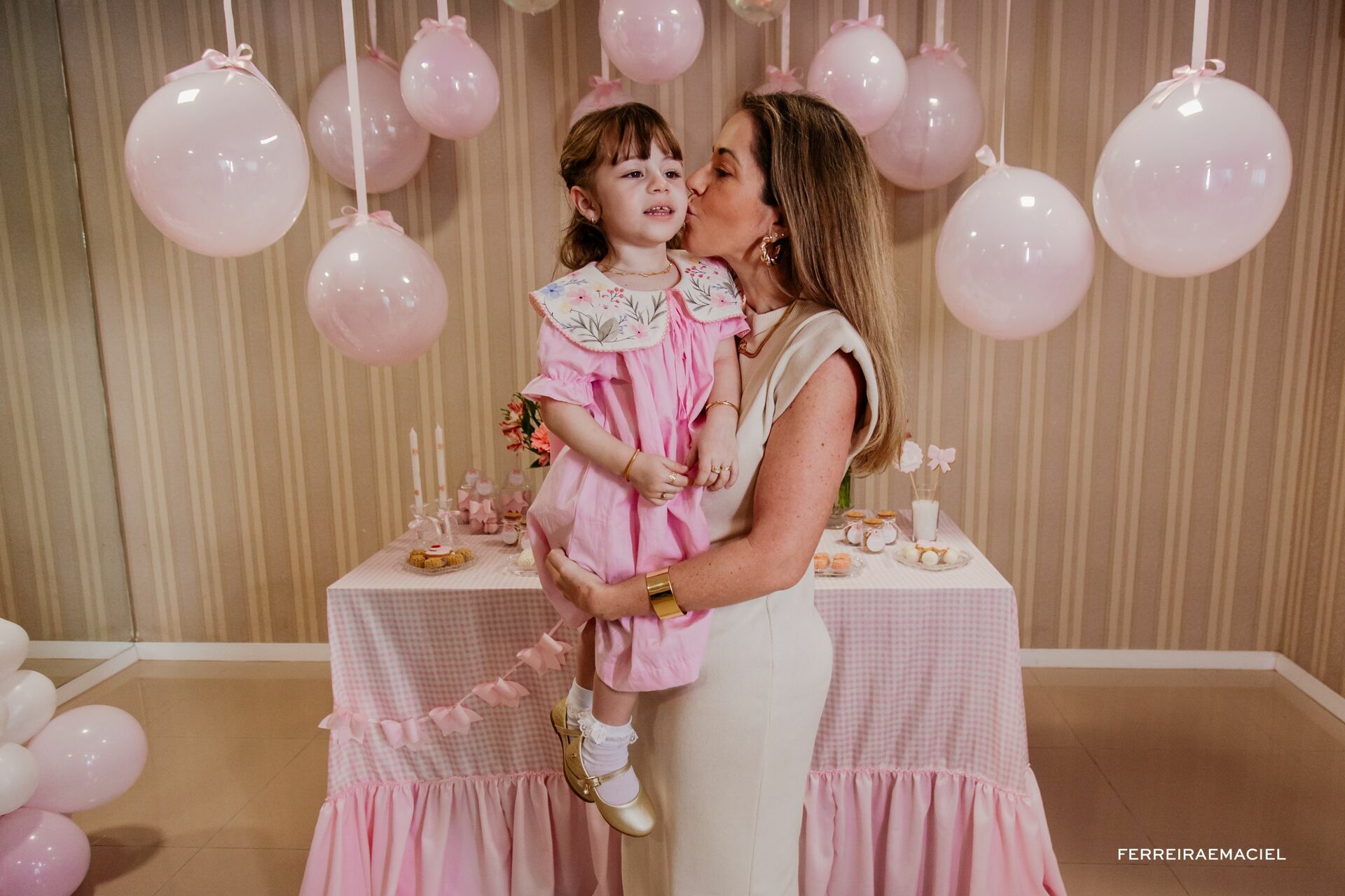Foto Fotografia de Aniversário Infantil – Lorena – 3 Anos – Ed Firenze– Araranguá – SC Foto Fotografia de Aniversário Infantil – Lorena – 3 Anos – Ed Firenze– Araranguá – SC - Imagem 24