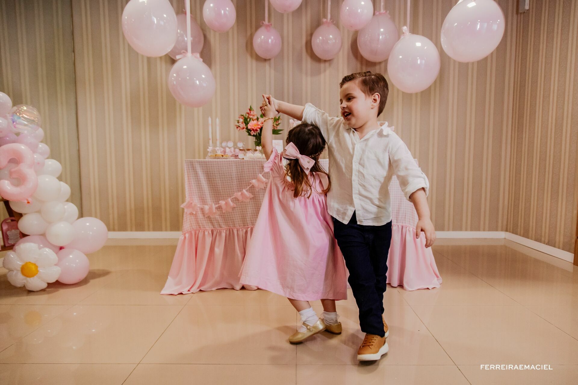 Foto Fotografia de Aniversário Infantil – Lorena – 3 Anos – Ed Firenze– Araranguá – SC Foto Fotografia de Aniversário Infantil – Lorena – 3 Anos – Ed Firenze– Araranguá – SC - Imagem 17