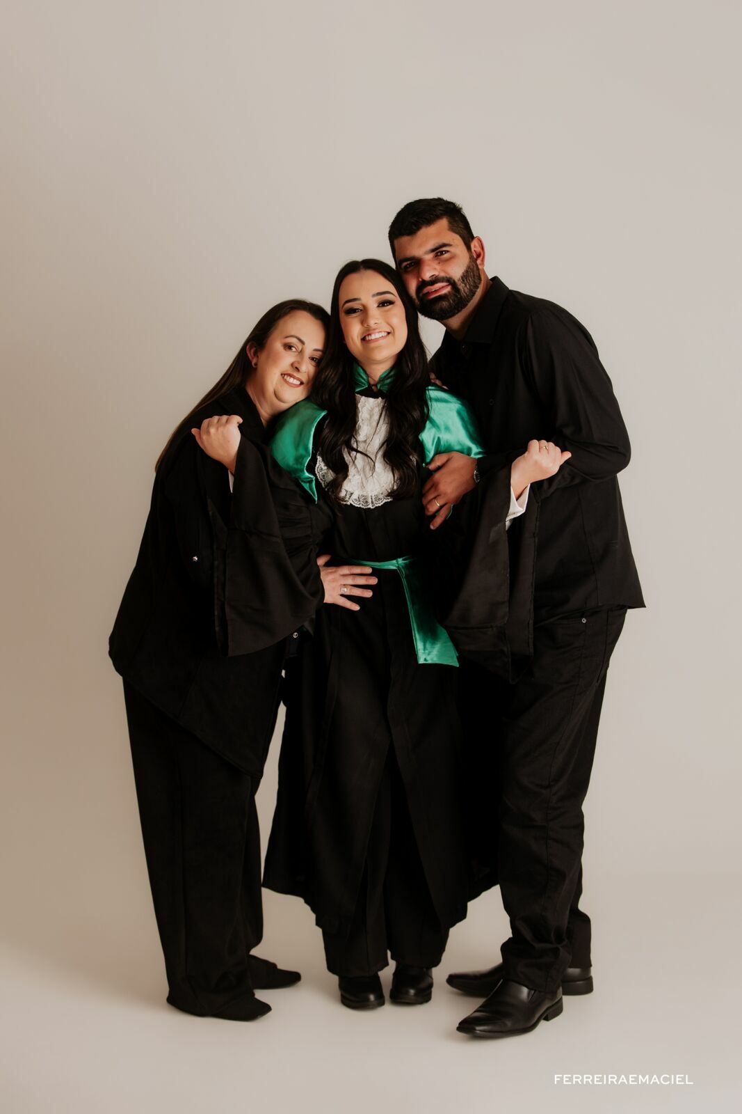Foto Ensaio fotográfico de Formatura - Maisa D'avila - Enfermagem - Fotografia Profissional de Formatura em Estúdio - Araranguá - SC Foto Ensaio fotográfico de Formatura - Maisa D'avila - Enfermagem - Fotografia Profissional de Formatura em Estúdio - Araranguá - SC - Imagem 40