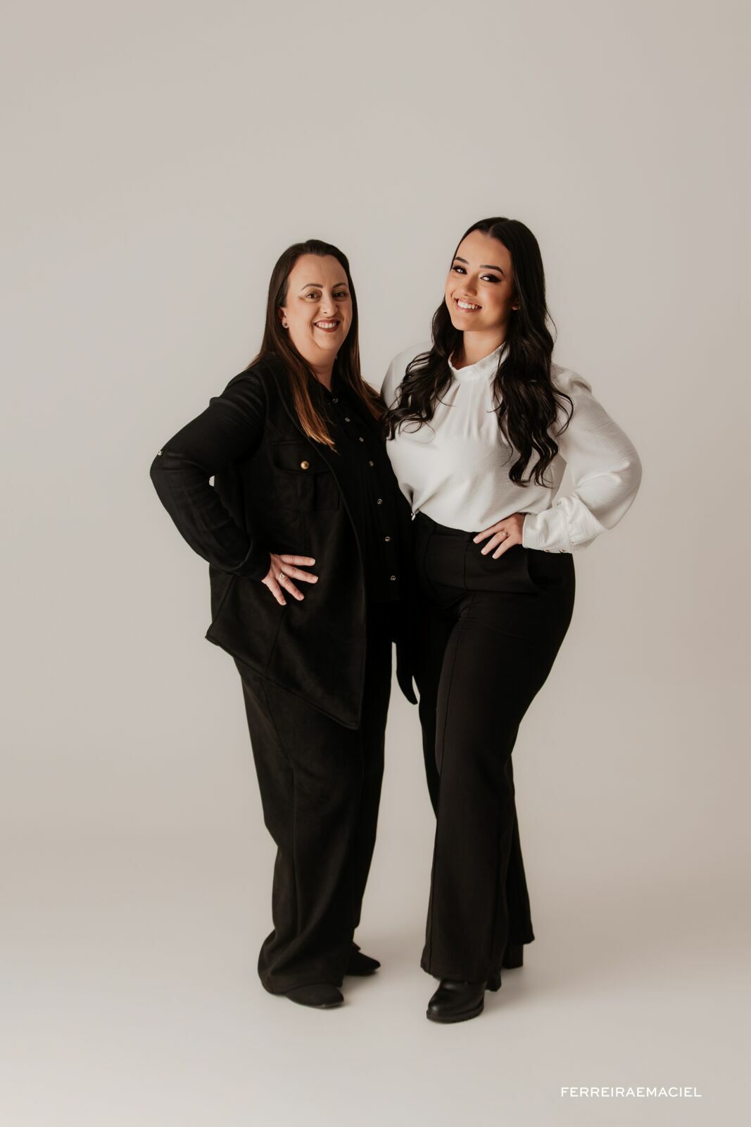 Foto Ensaio fotográfico de Formatura - Maisa D'avila - Enfermagem - Fotografia Profissional de Formatura em Estúdio - Araranguá - SC Foto Ensaio fotográfico de Formatura - Maisa D'avila - Enfermagem - Fotografia Profissional de Formatura em Estúdio - Araranguá - SC - Imagem 1