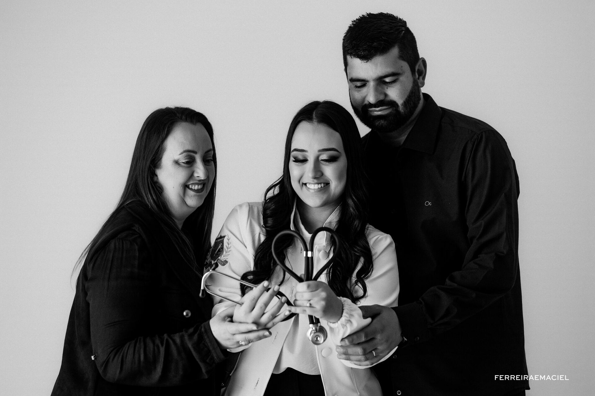 Foto Ensaio fotográfico de Formatura - Maisa D'avila - Enfermagem - Fotografia Profissional de Formatura em Estúdio - Araranguá - SC Foto Ensaio fotográfico de Formatura - Maisa D'avila - Enfermagem - Fotografia Profissional de Formatura em Estúdio - Araranguá - SC - Imagem 14