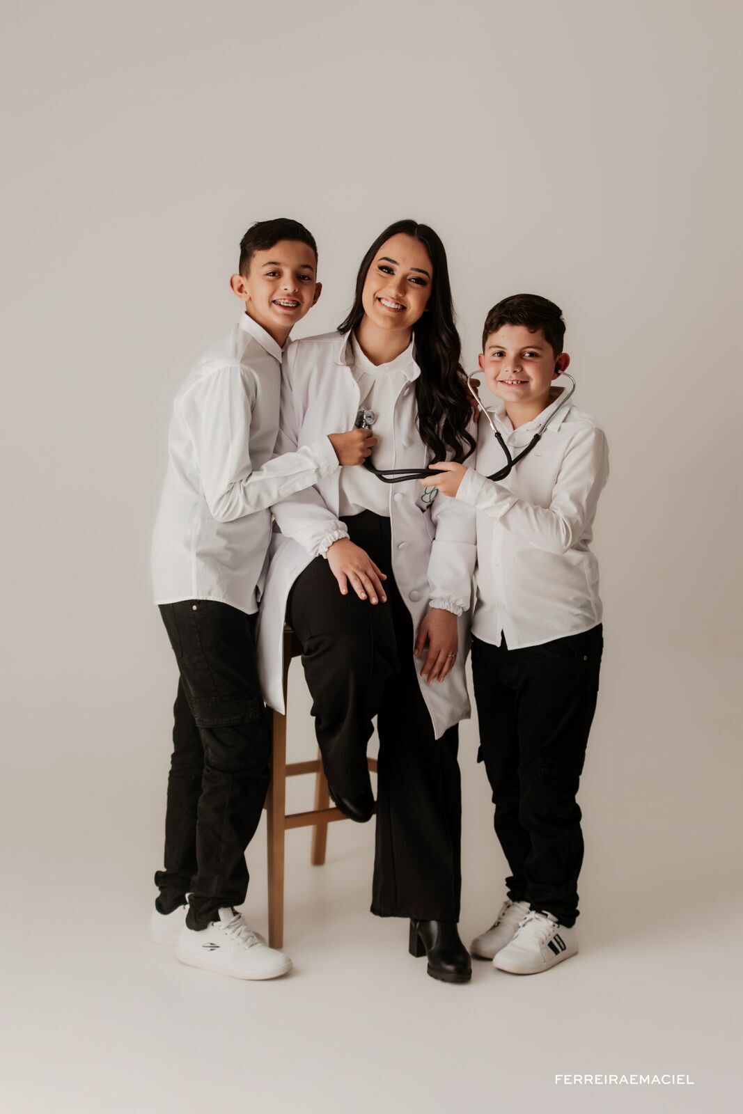 Foto Ensaio fotográfico de Formatura - Maisa D'avila - Enfermagem - Fotografia Profissional de Formatura em Estúdio - Araranguá - SC Foto Ensaio fotográfico de Formatura - Maisa D'avila - Enfermagem - Fotografia Profissional de Formatura em Estúdio - Araranguá - SC - Imagem 15
