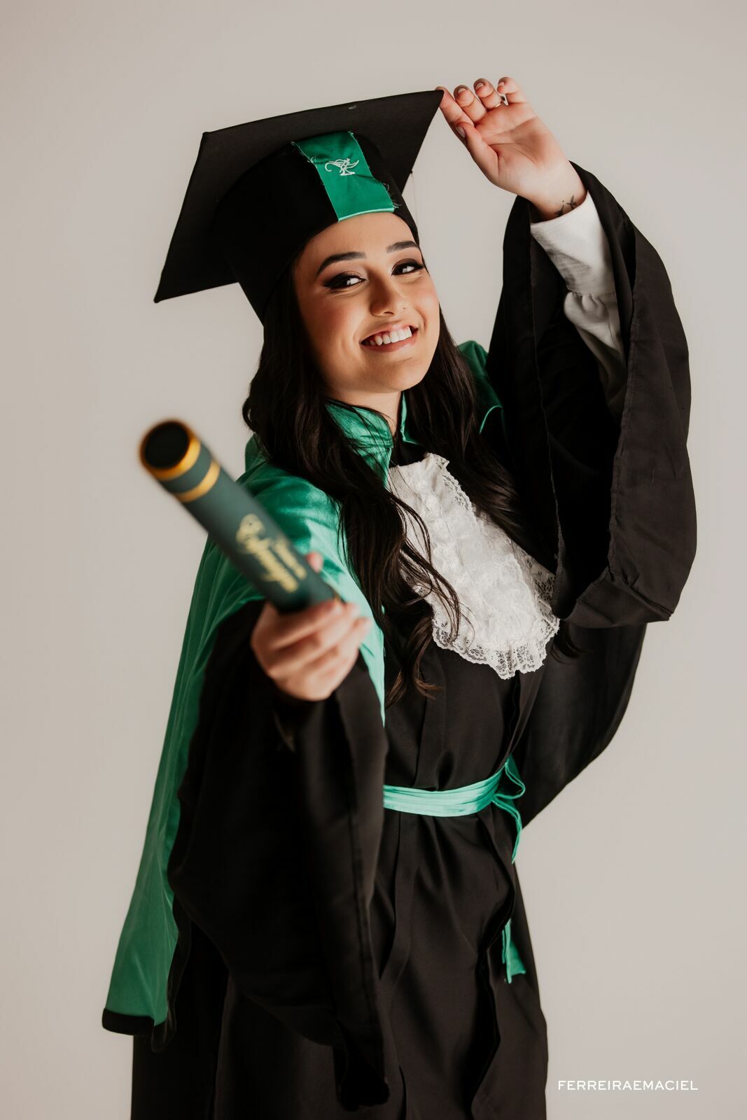 Foto Ensaio fotográfico de Formatura - Maisa D'avila - Enfermagem - Fotografia Profissional de Formatura em Estúdio - Araranguá - SC Foto Ensaio fotográfico de Formatura - Maisa D'avila - Enfermagem - Fotografia Profissional de Formatura em Estúdio - Araranguá - SC - Imagem 31